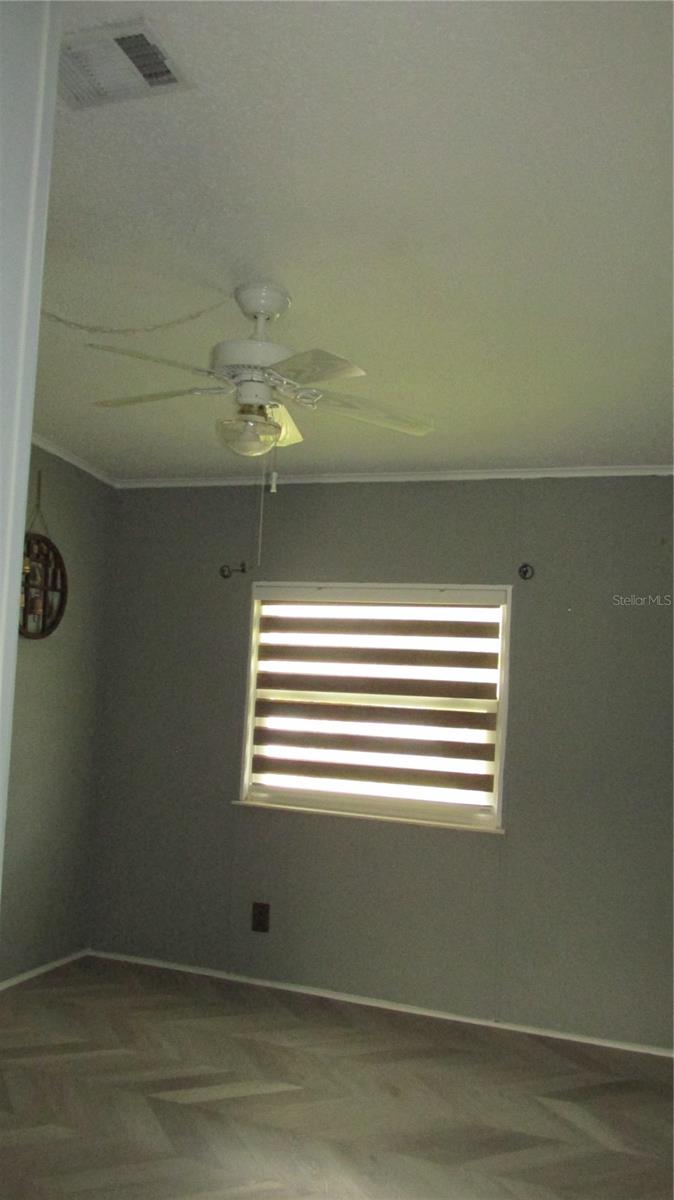 Image 21 of 38 For 102 Newcastle Boulevard