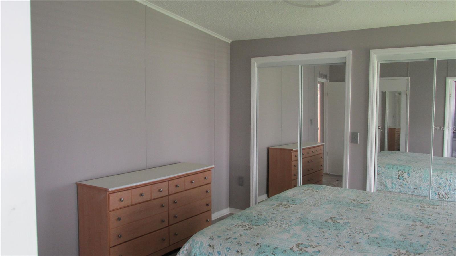 Image 24 of 38 For 102 Newcastle Boulevard