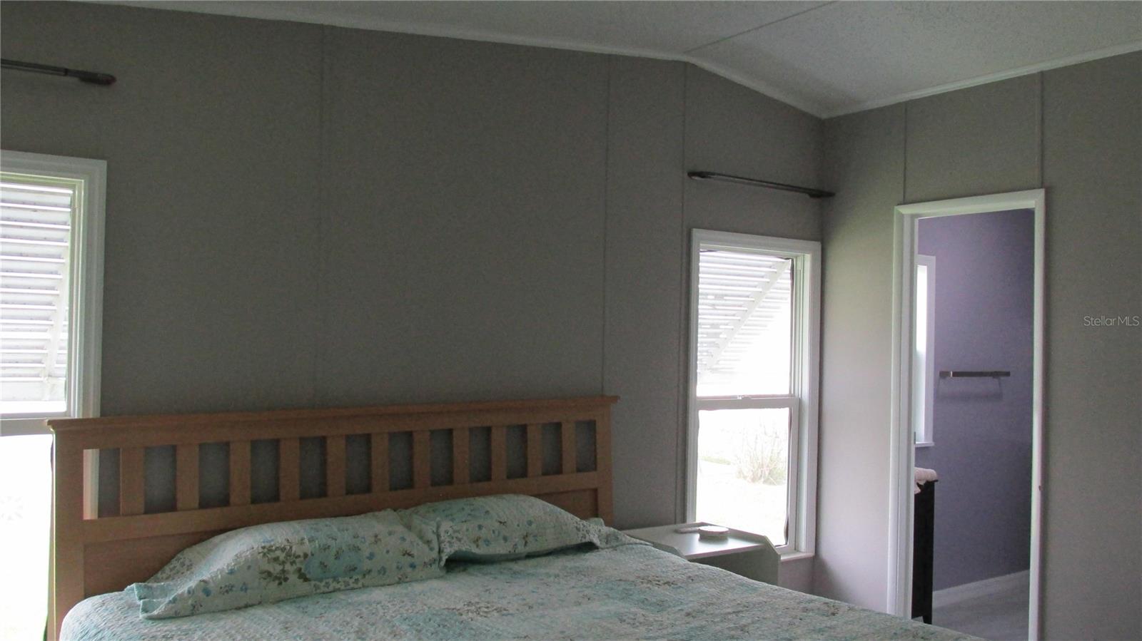 Image 26 of 38 For 102 Newcastle Boulevard