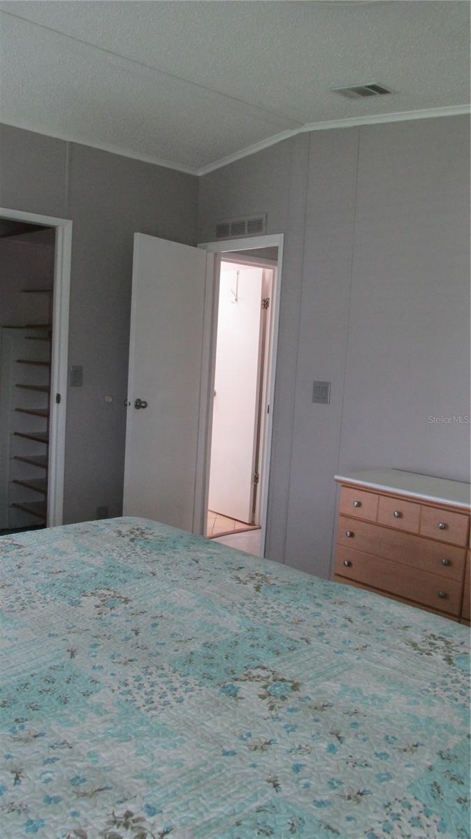 Image 29 of 38 For 102 Newcastle Boulevard