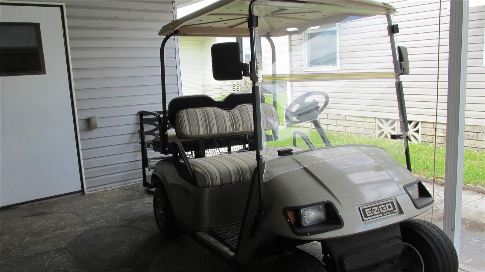 Image 35 of 38 For 102 Newcastle Boulevard