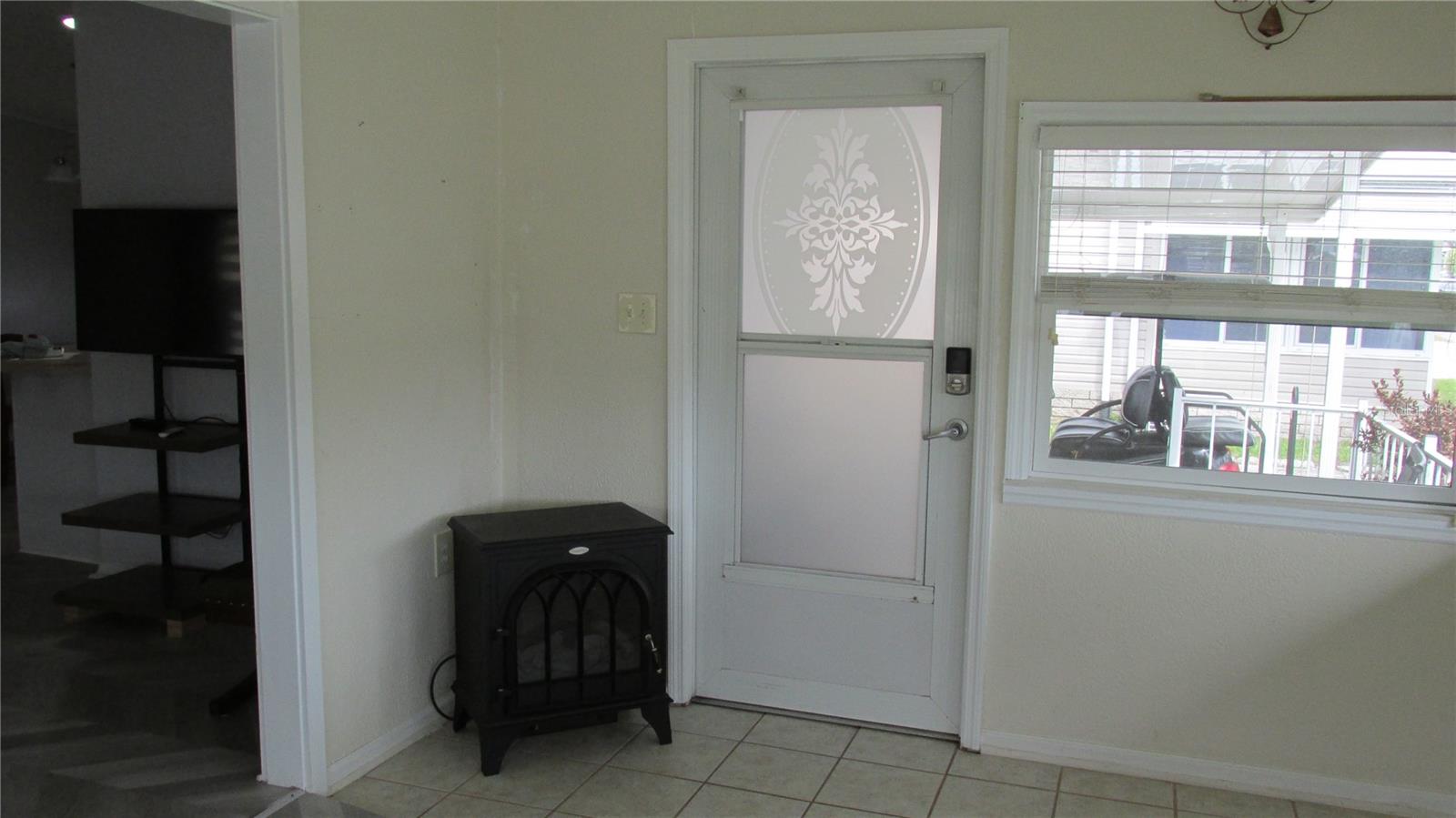 Image 7 of 38 For 102 Newcastle Boulevard