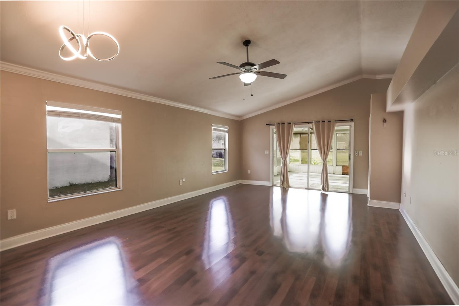 Image 5 of 15 For 2083 Windward Pass