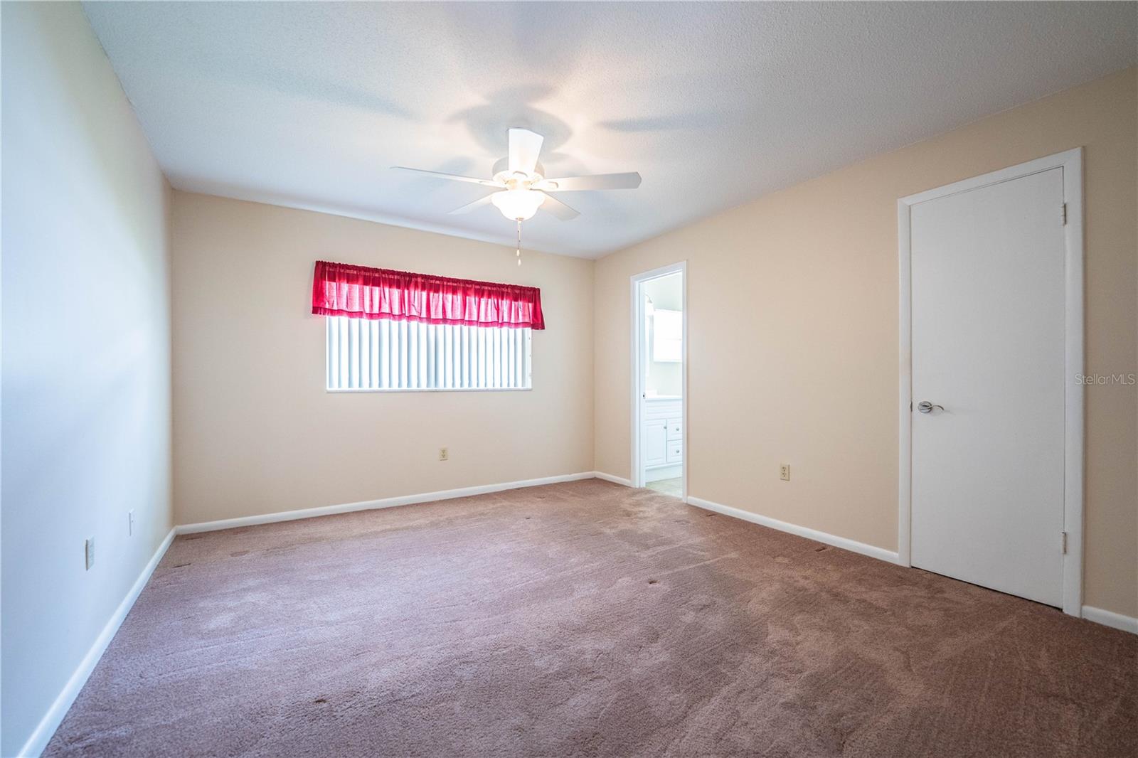 Image 15 of 33 For 652 Cottage Lane