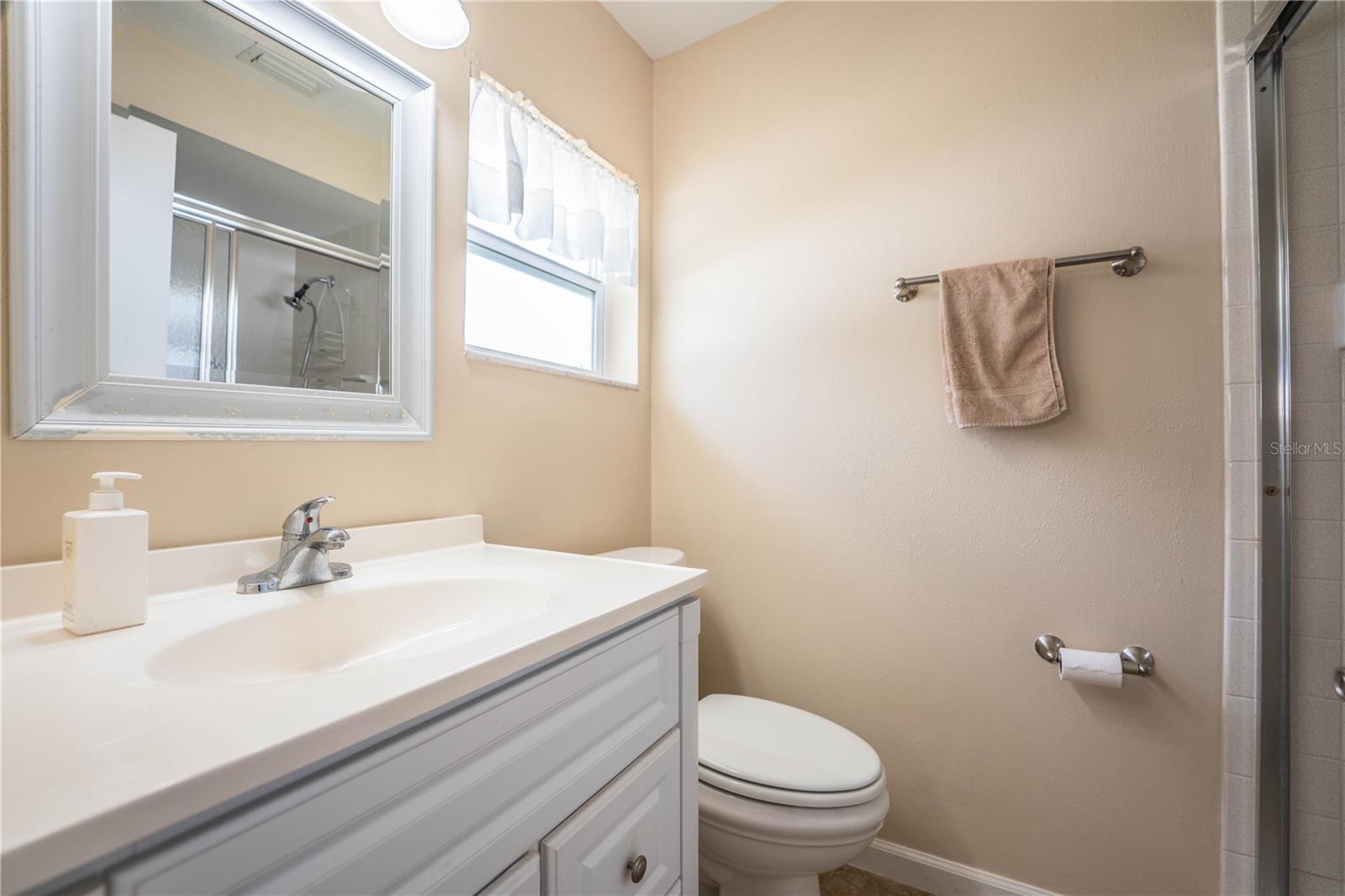 Image 17 of 33 For 652 Cottage Lane