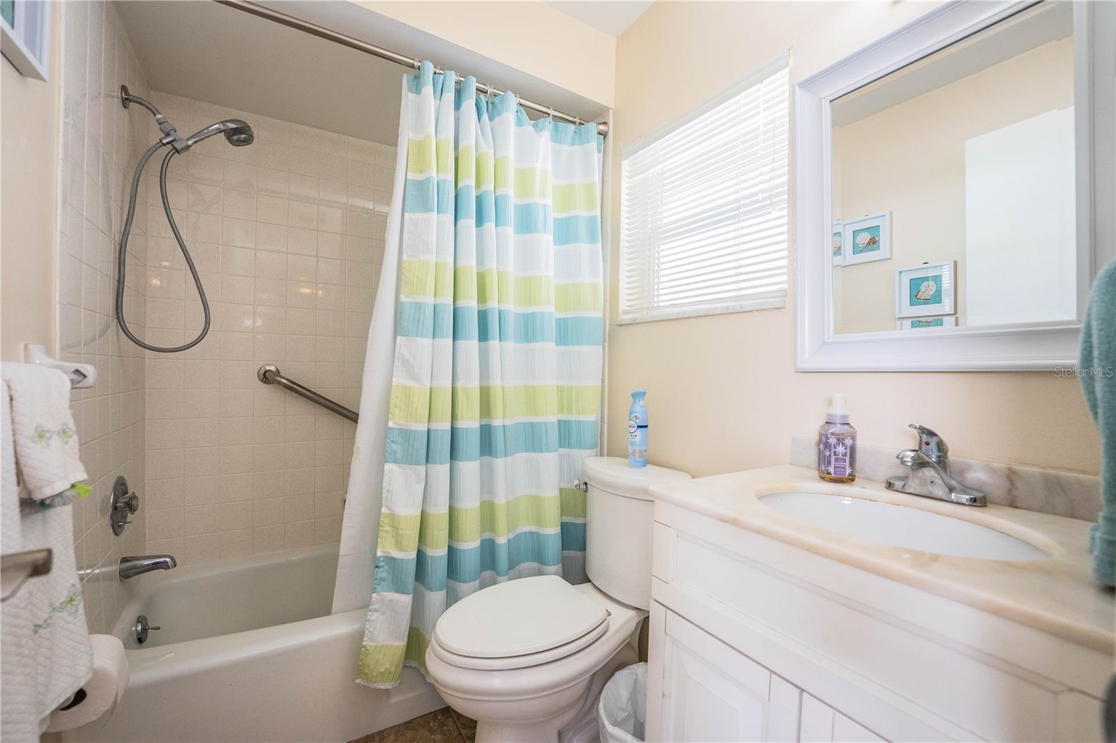 Image 22 of 33 For 652 Cottage Lane