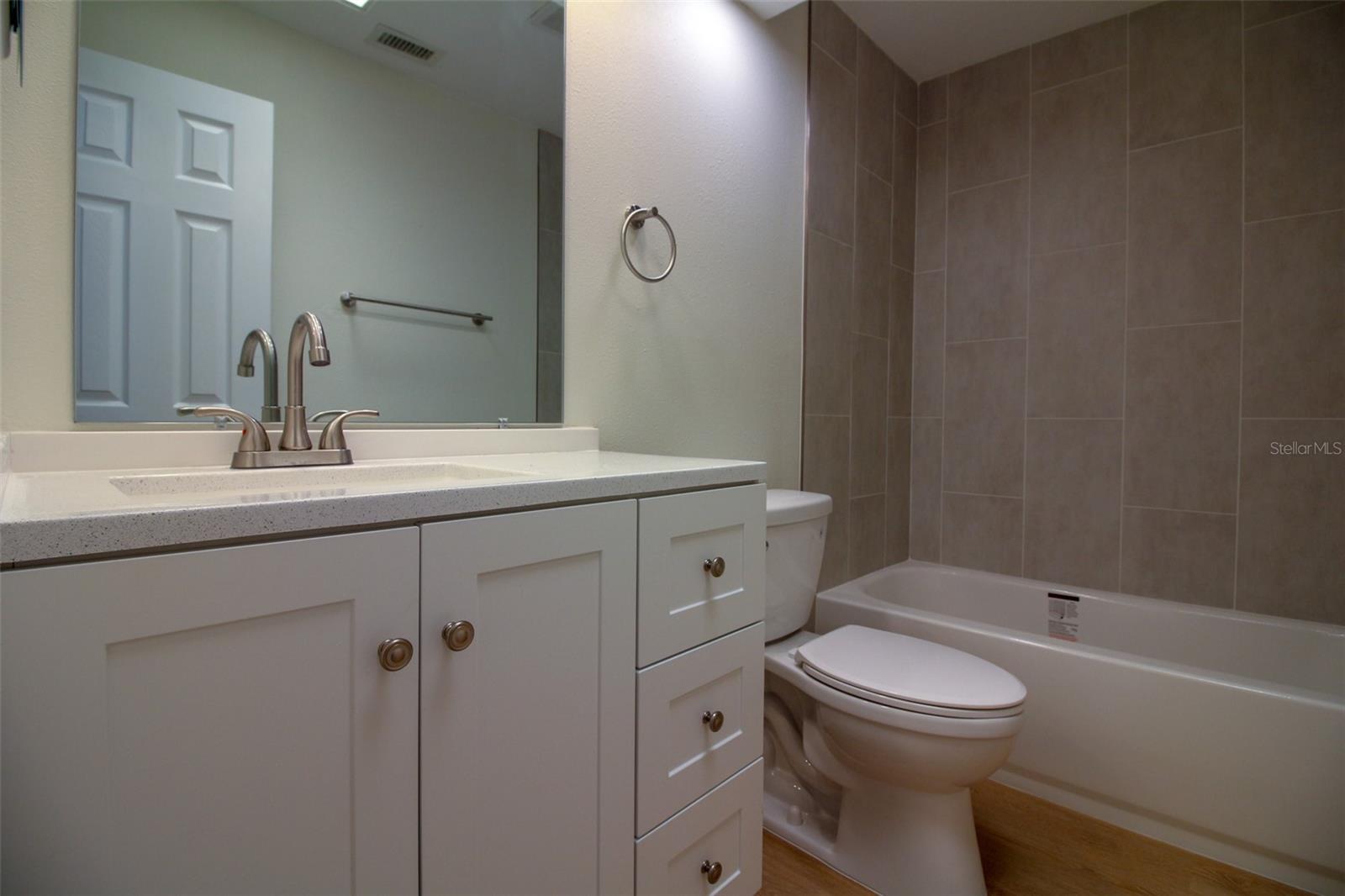 Image 13 of 15 For 1537 King Avenue