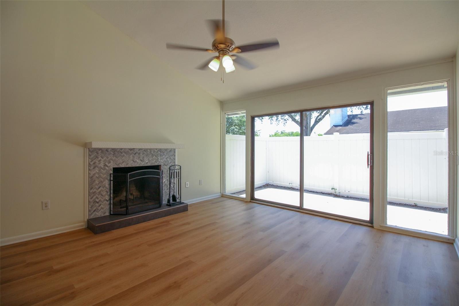 Image 3 of 15 For 1537 King Avenue