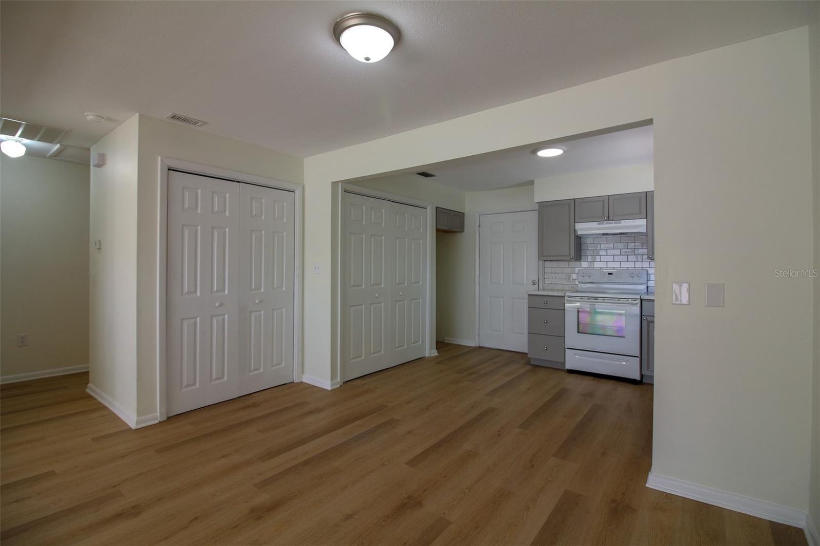 Image 4 of 15 For 1537 King Avenue