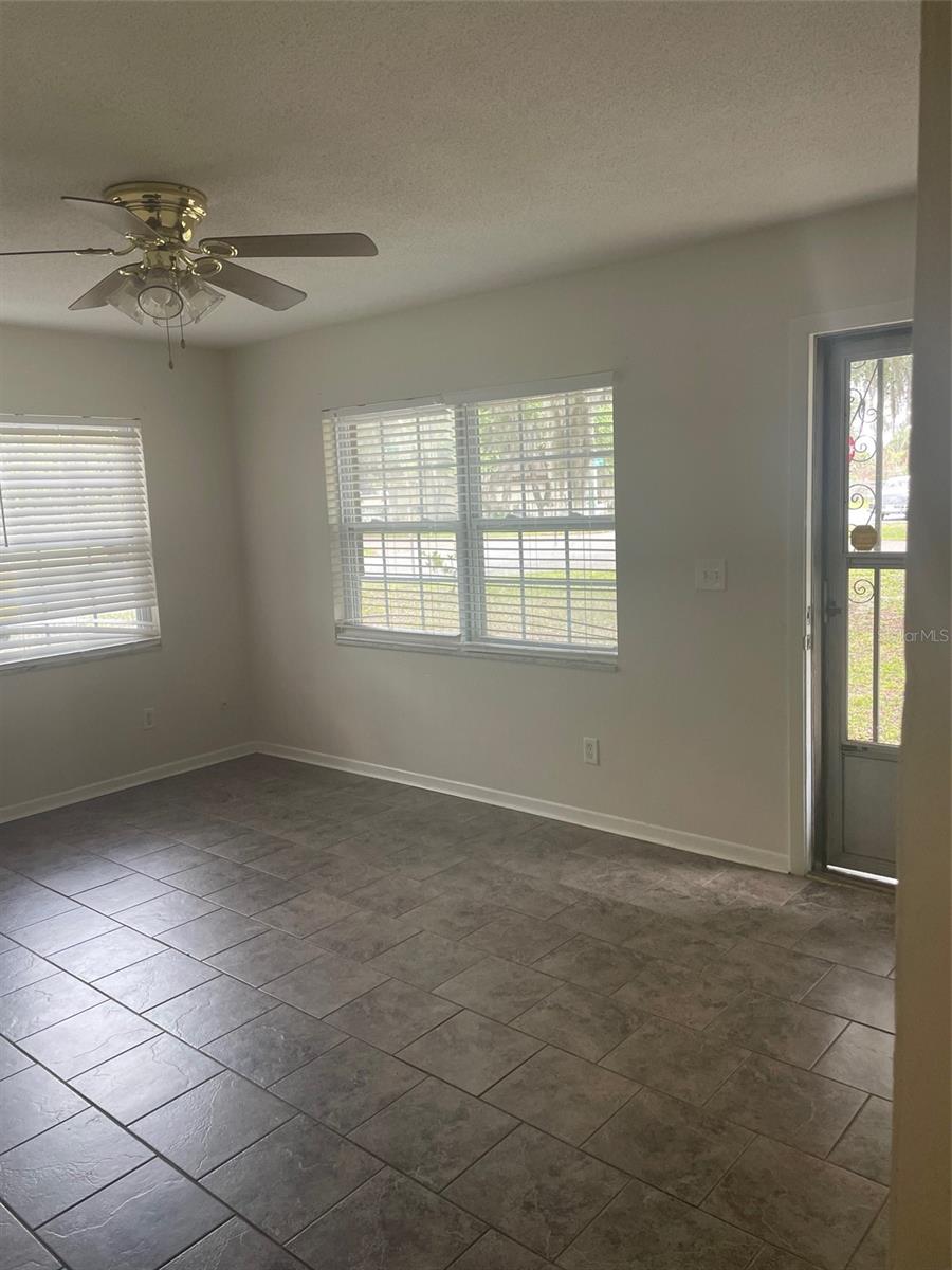 Image 6 of 20 For 204 Callitris Avenue