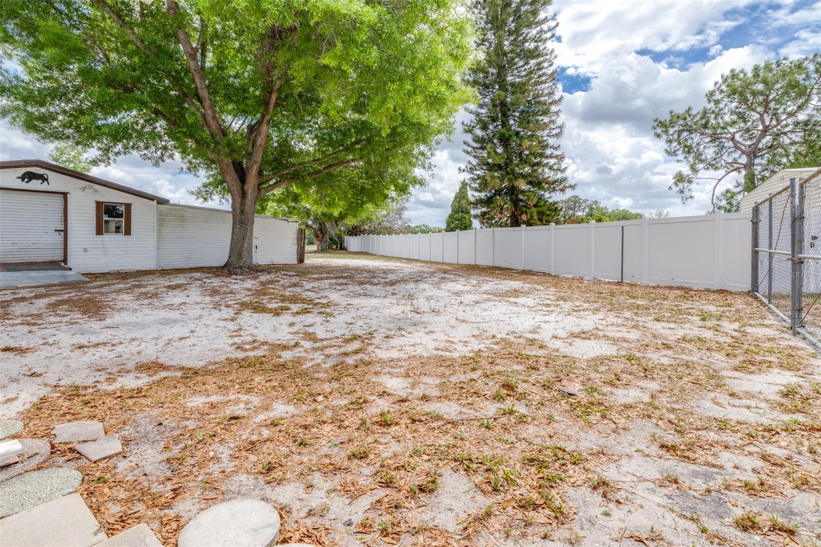 Image 26 of 35 For 5847 Red Fox Drive