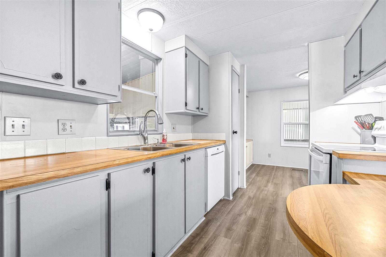 Image 5 of 35 For 5847 Red Fox Drive