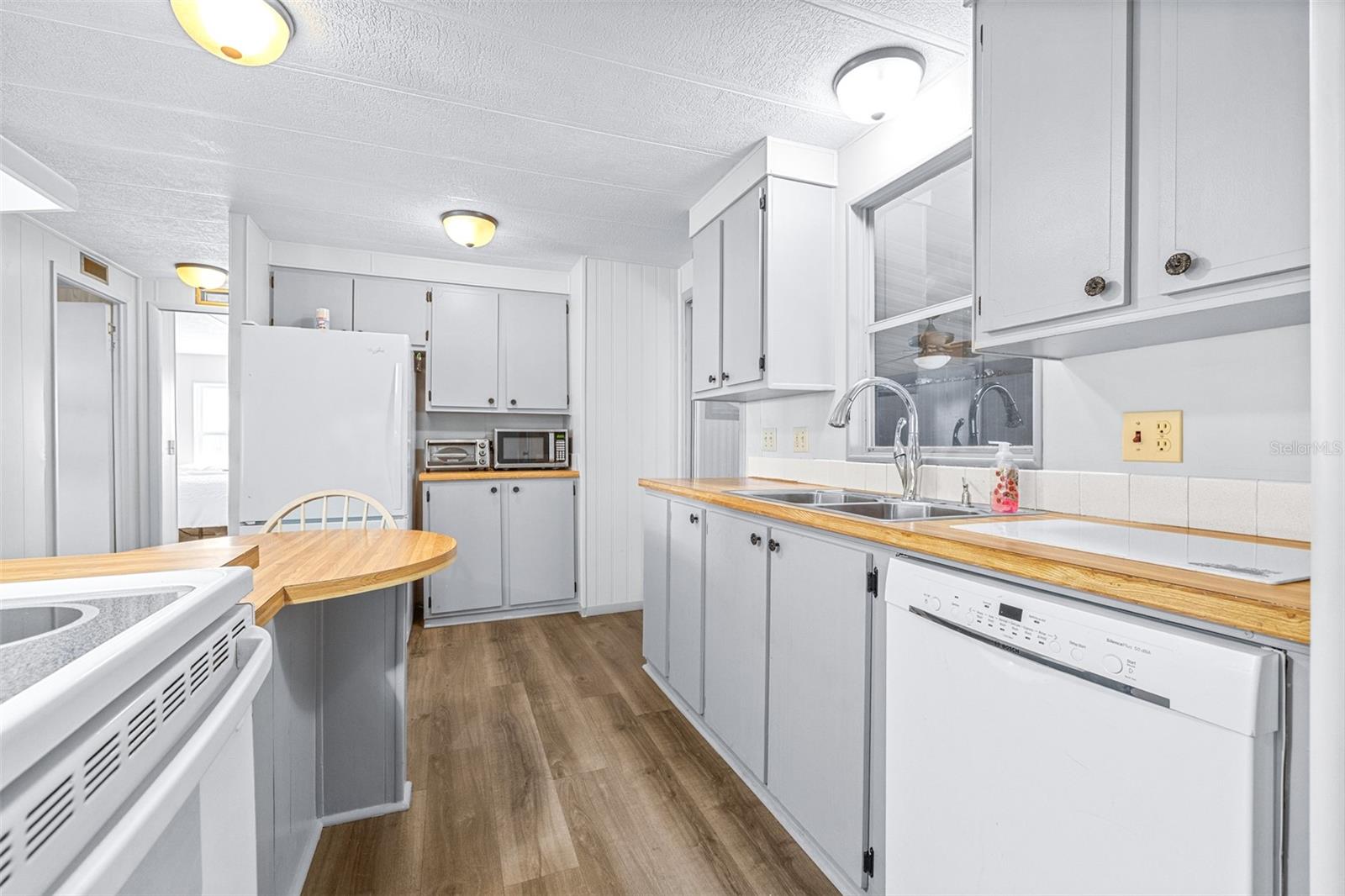 Image 6 of 35 For 5847 Red Fox Drive