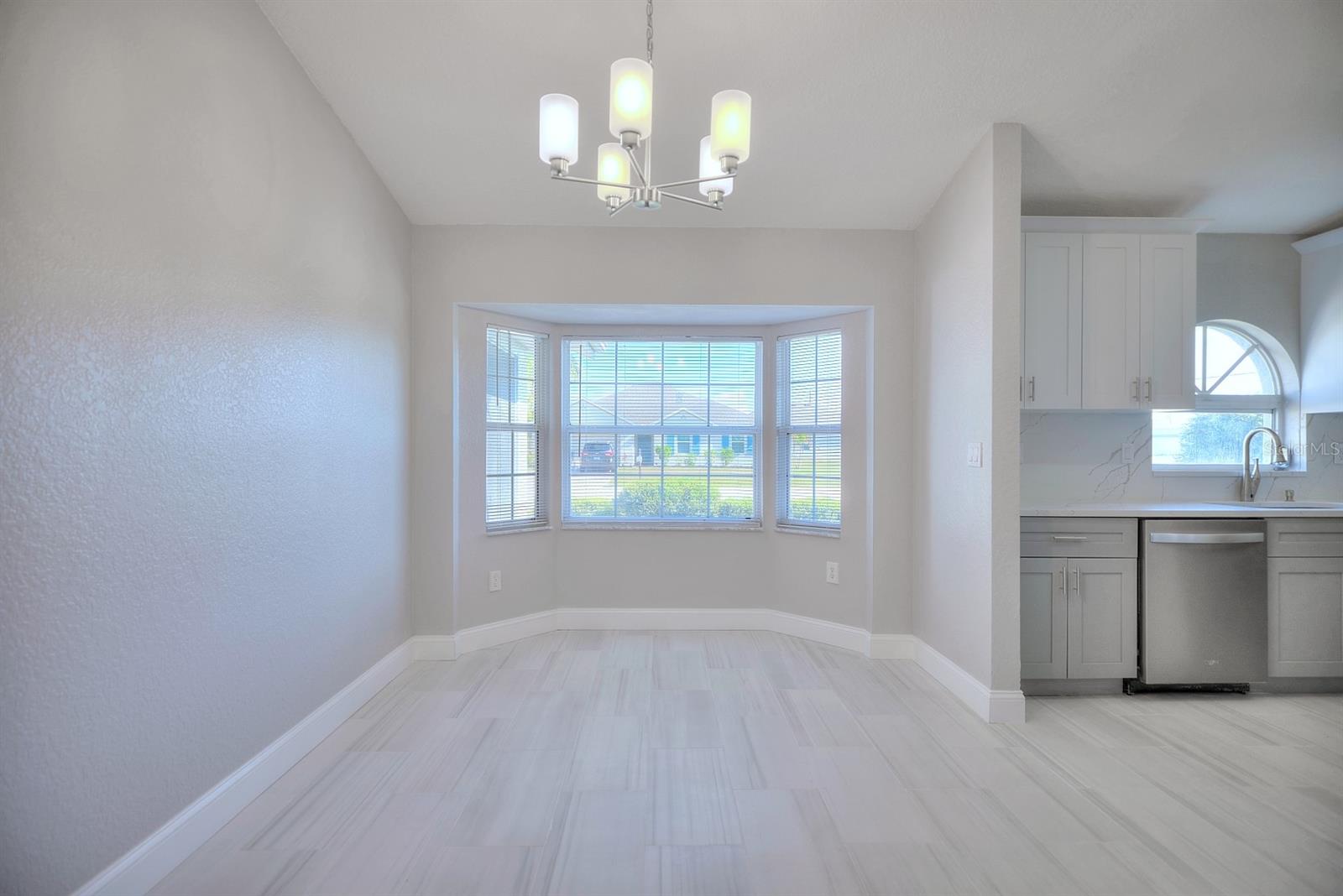 Image 10 of 40 For 26098 Copiapo Cir