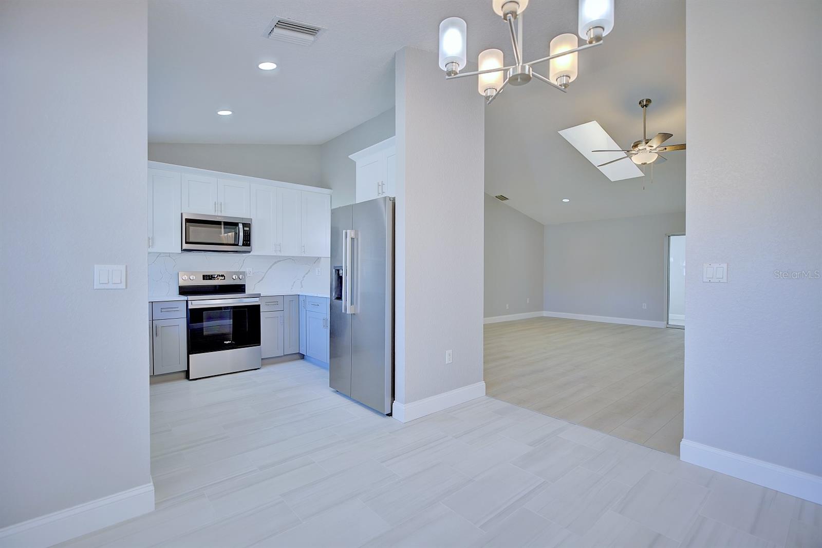 Image 11 of 40 For 26098 Copiapo Cir