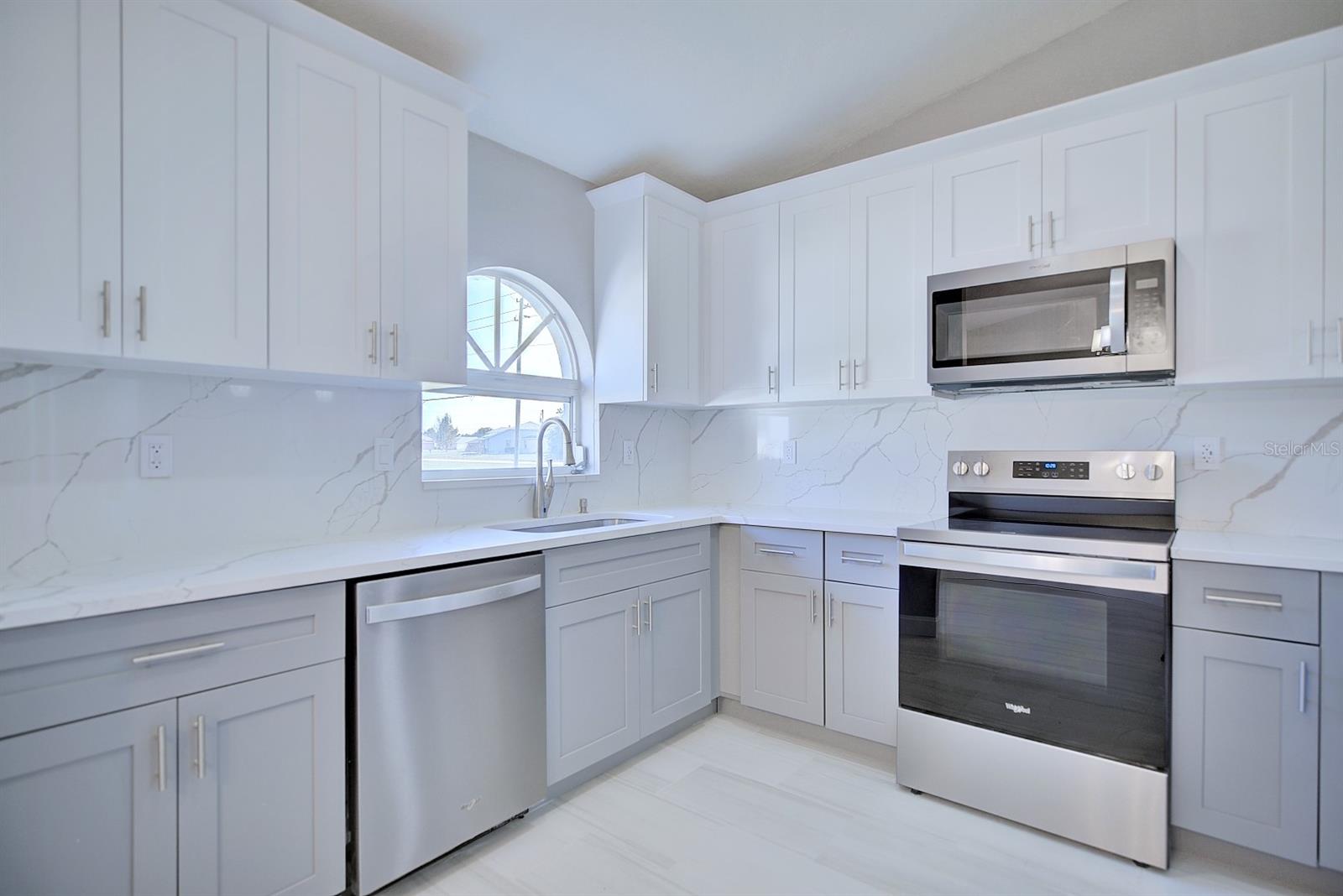 Image 13 of 40 For 26098 Copiapo Cir