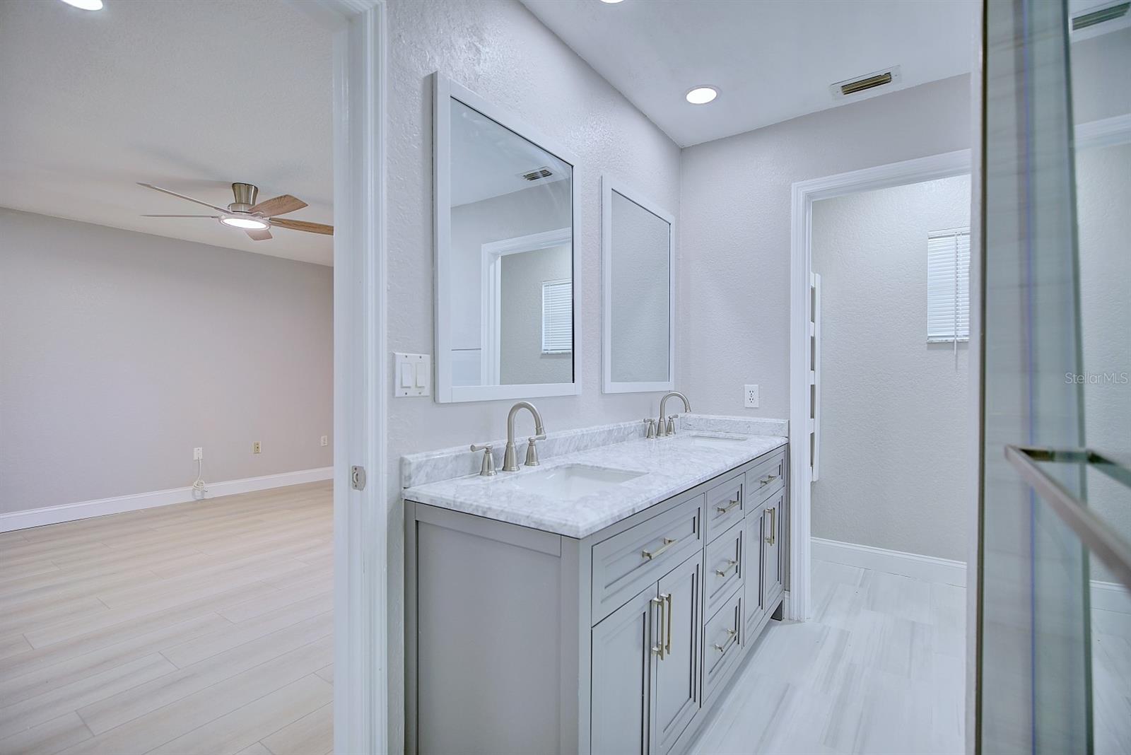 Image 20 of 40 For 26098 Copiapo Cir