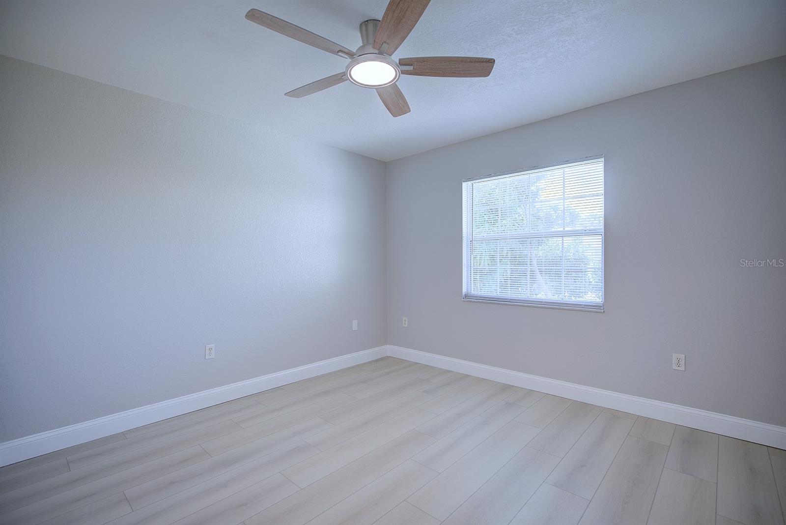 Image 24 of 40 For 26098 Copiapo Cir