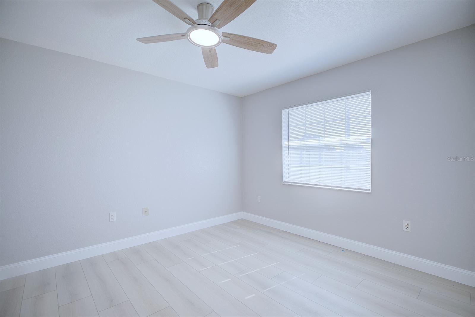 Image 28 of 40 For 26098 Copiapo Cir