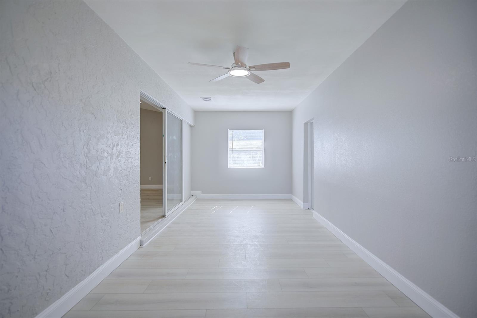 Image 30 of 40 For 26098 Copiapo Cir