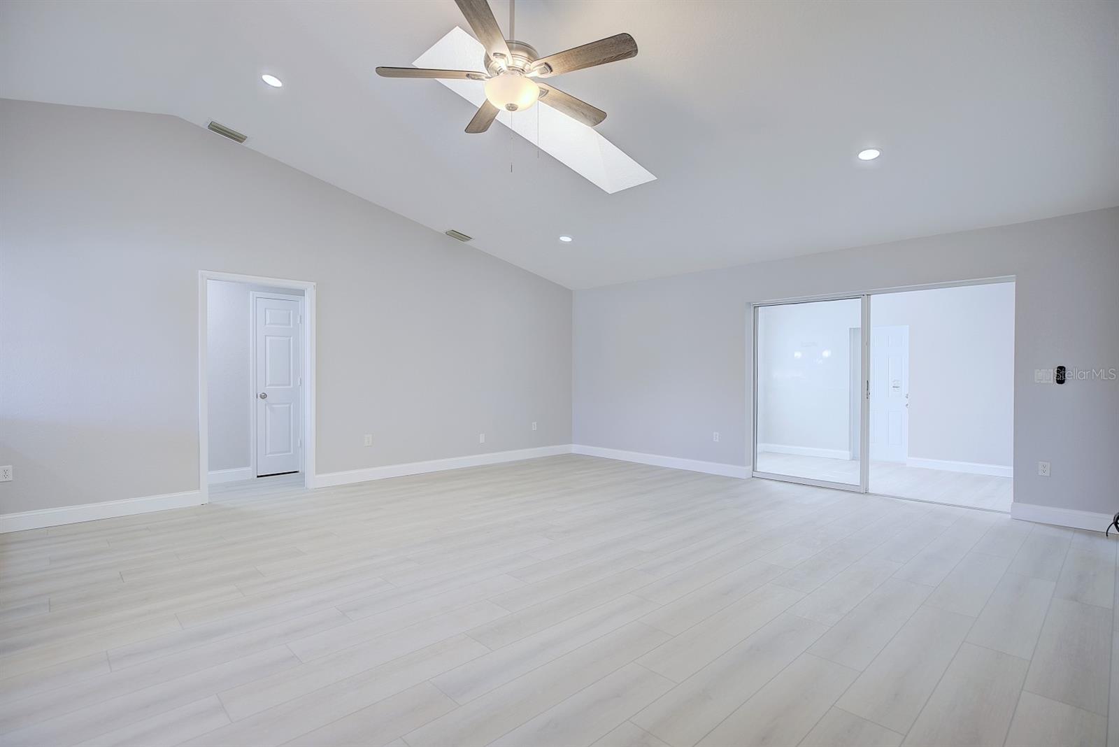 Image 8 of 40 For 26098 Copiapo Cir