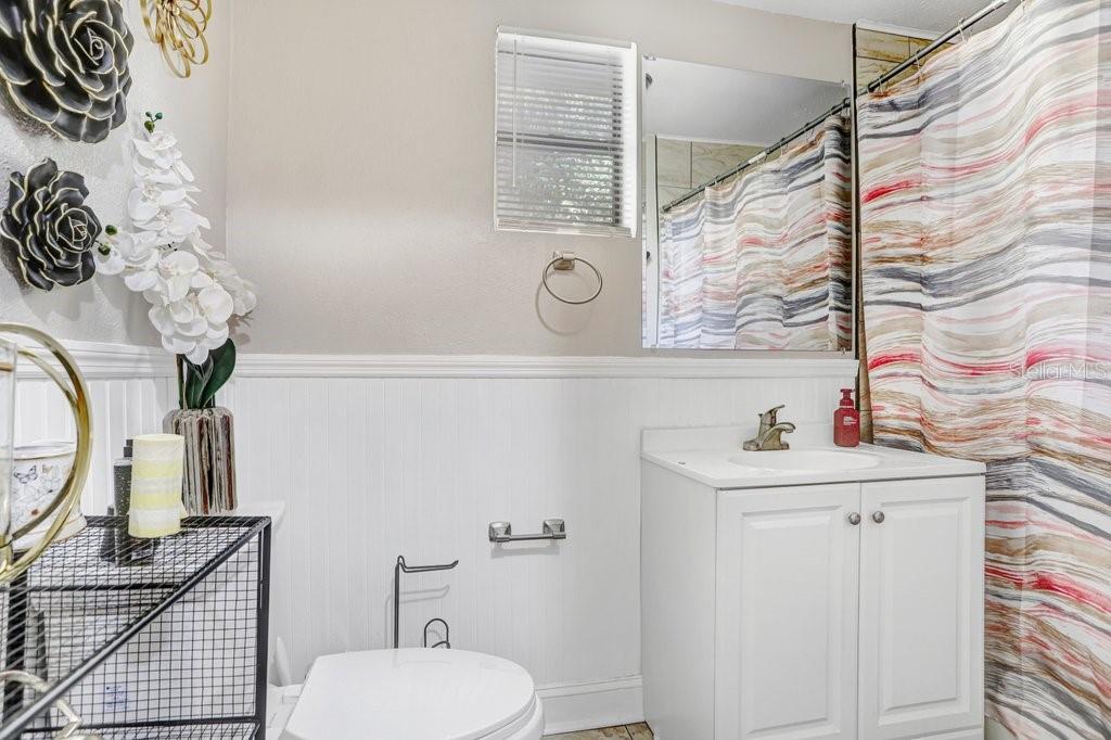 Listing photo id 8 for 3611 Clifton Street