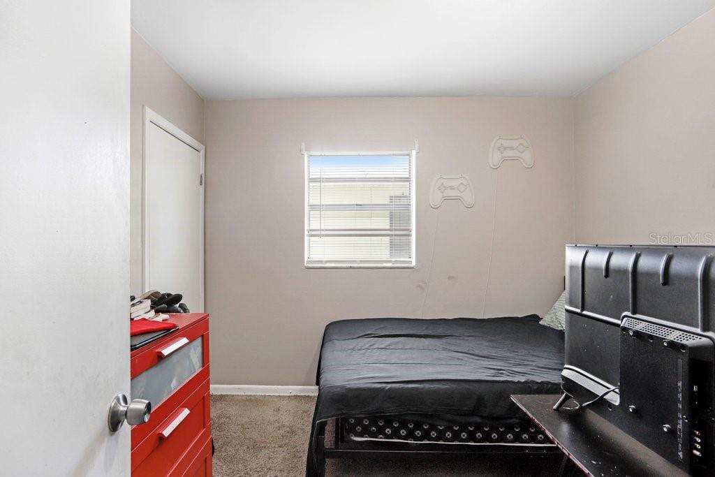 Listing photo id 9 for 3611 Clifton Street