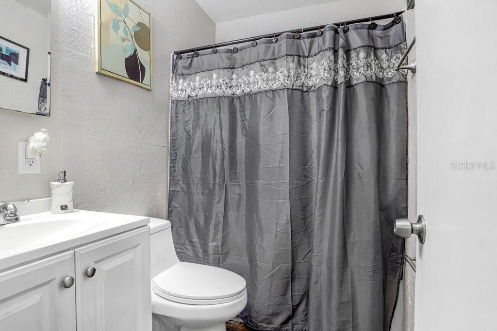 Listing photo id 11 for 3611 Clifton Street