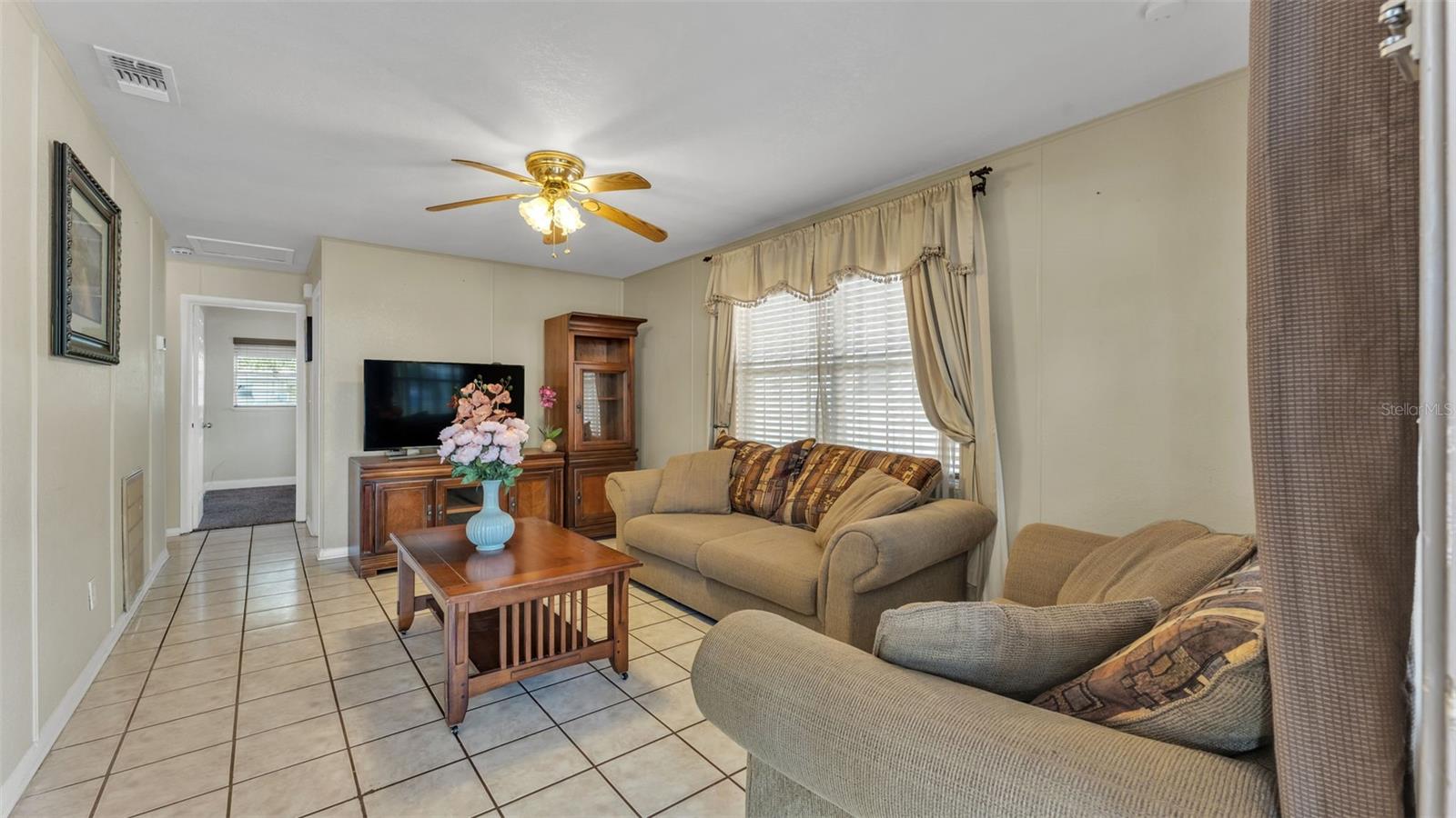 Image 4 of 25 For 515 Easy St Street