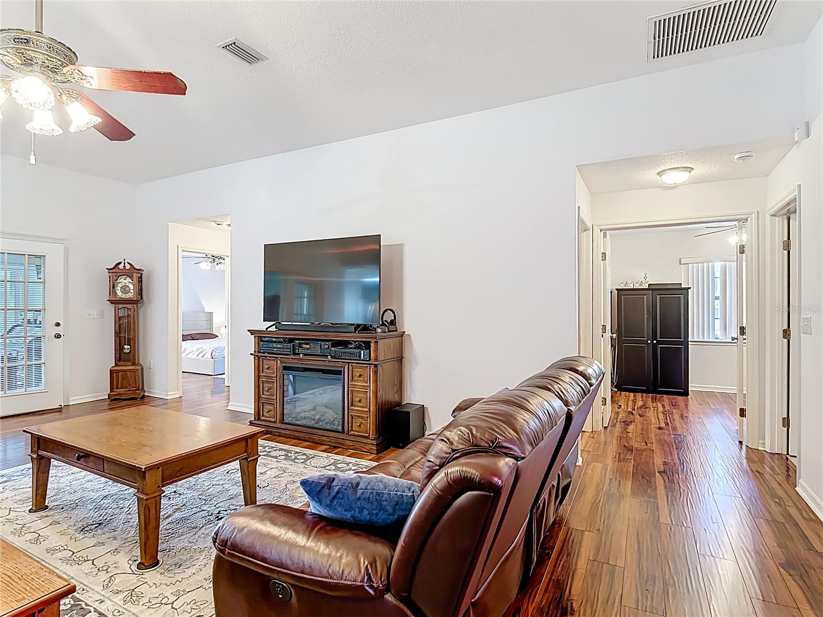 Image 8 of 57 For 3536 Pine Tree Loop