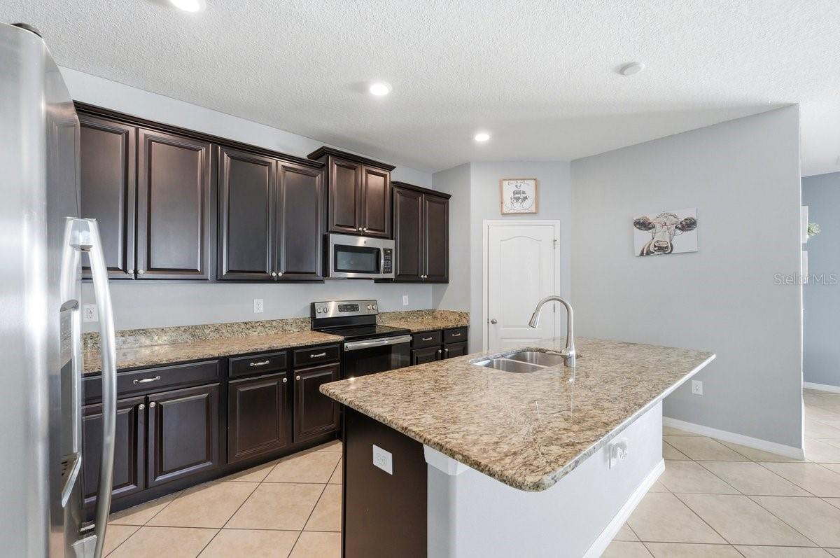 Listing photo id 8 for 10910 Whittney Chase Drive