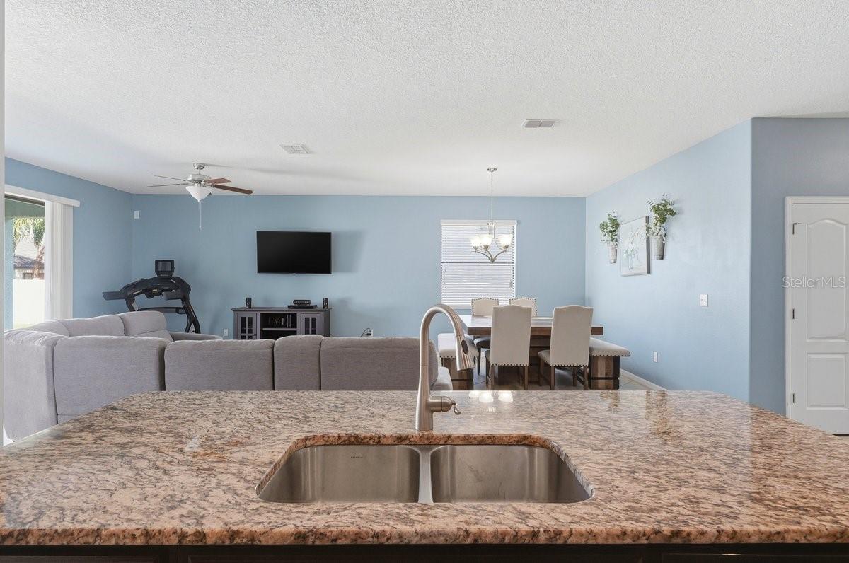 Listing photo id 9 for 10910 Whittney Chase Drive