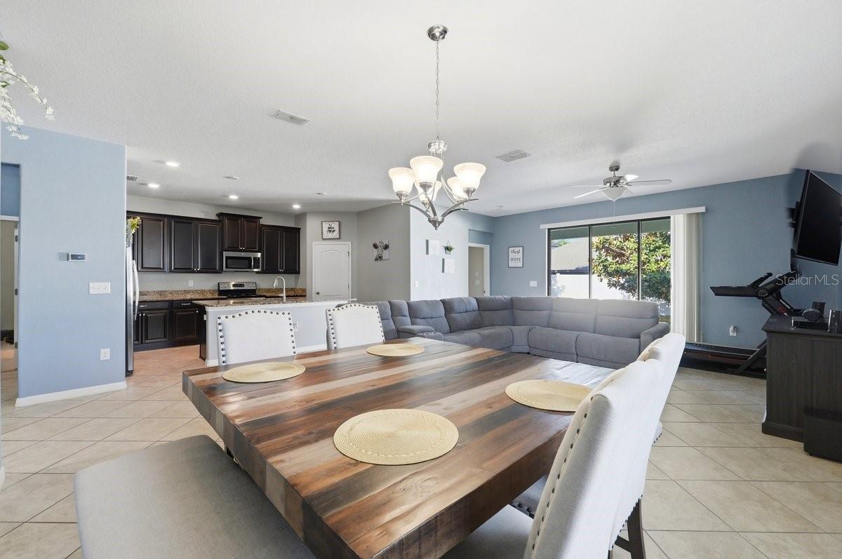 Listing photo id 11 for 10910 Whittney Chase Drive