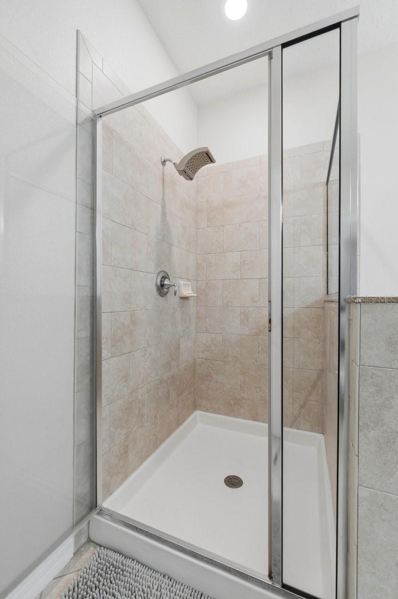 Listing photo id 15 for 10910 Whittney Chase Drive