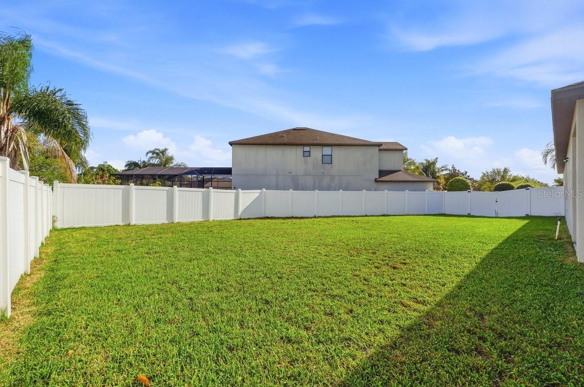 Listing photo id 35 for 10910 Whittney Chase Drive