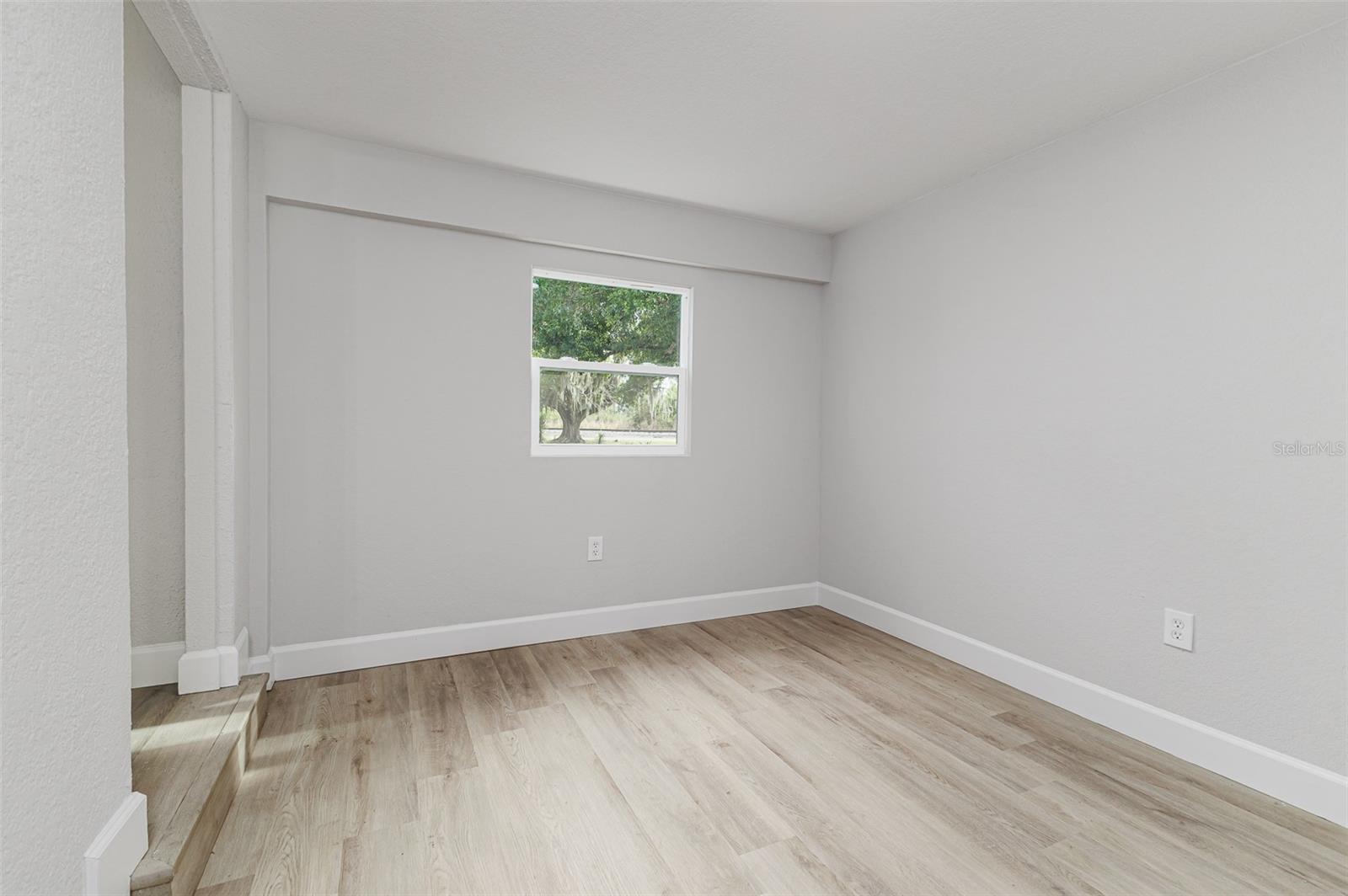 Image 8 of 27 For 151 10th Drive