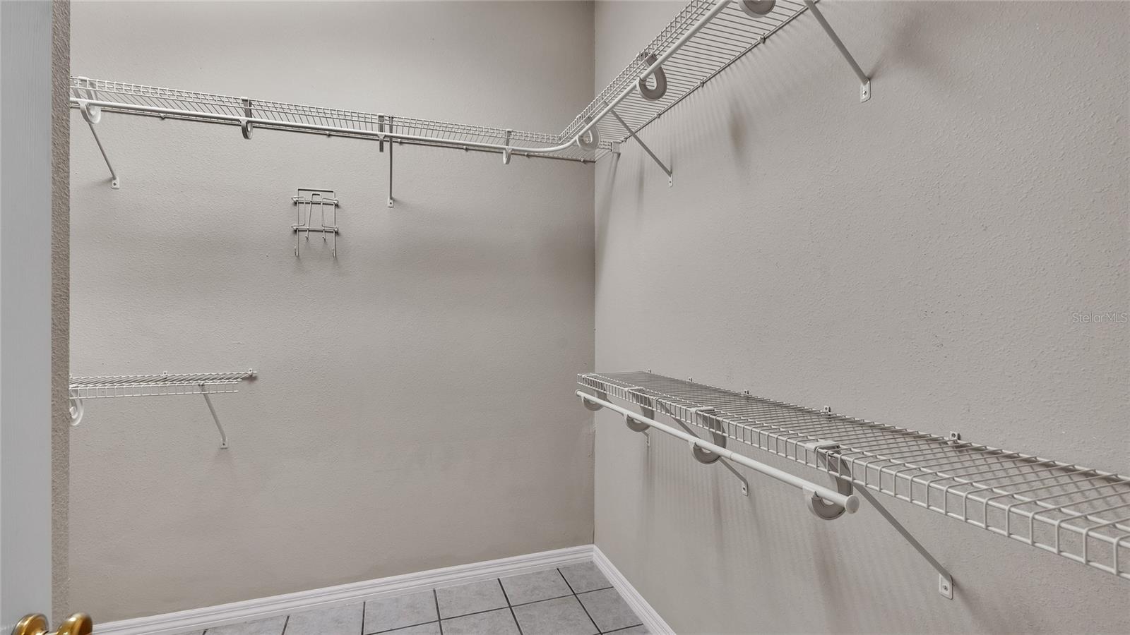 Listing photo id 9 for 6110 Downing Street