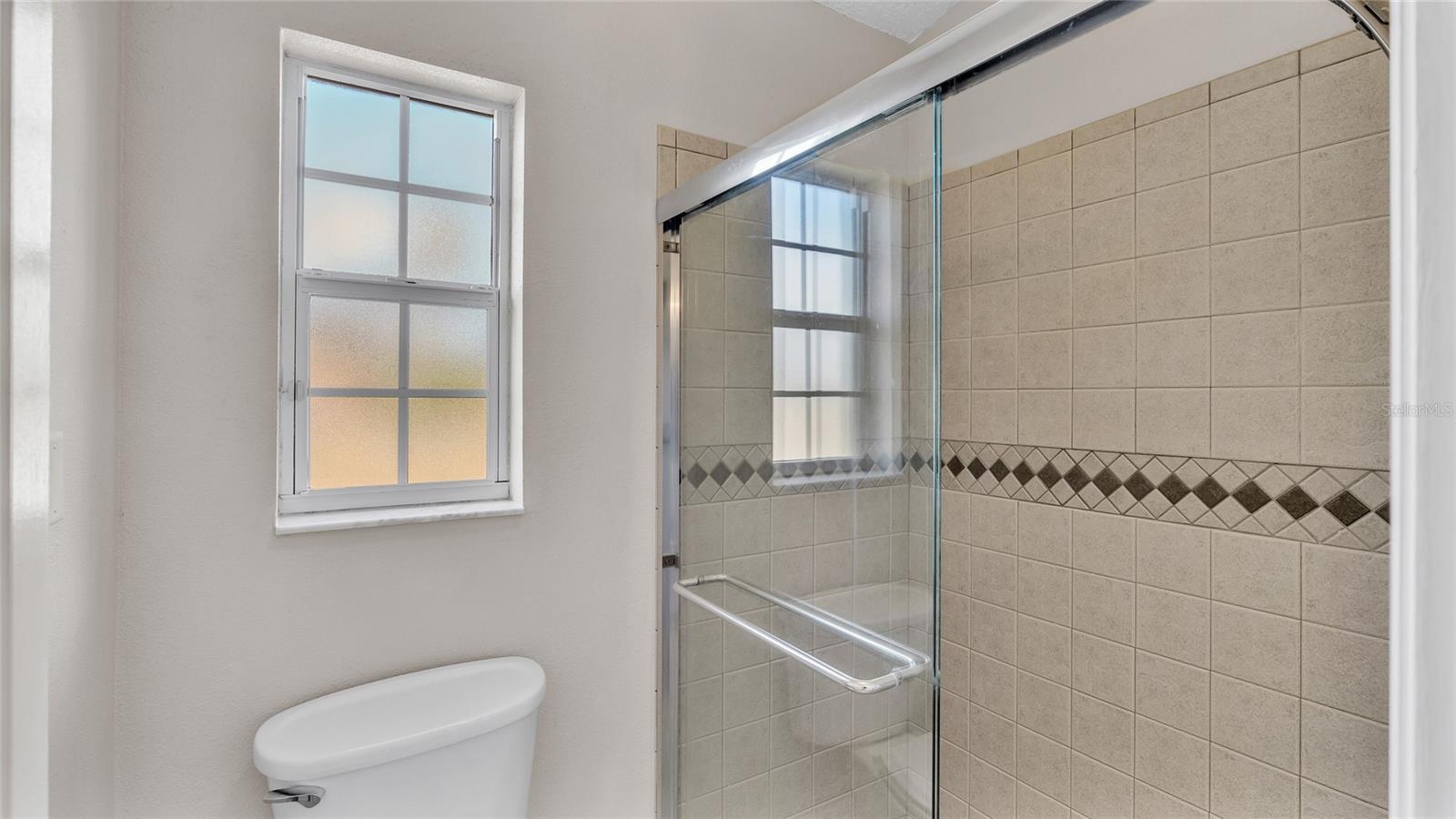 Listing photo id 10 for 6110 Downing Street