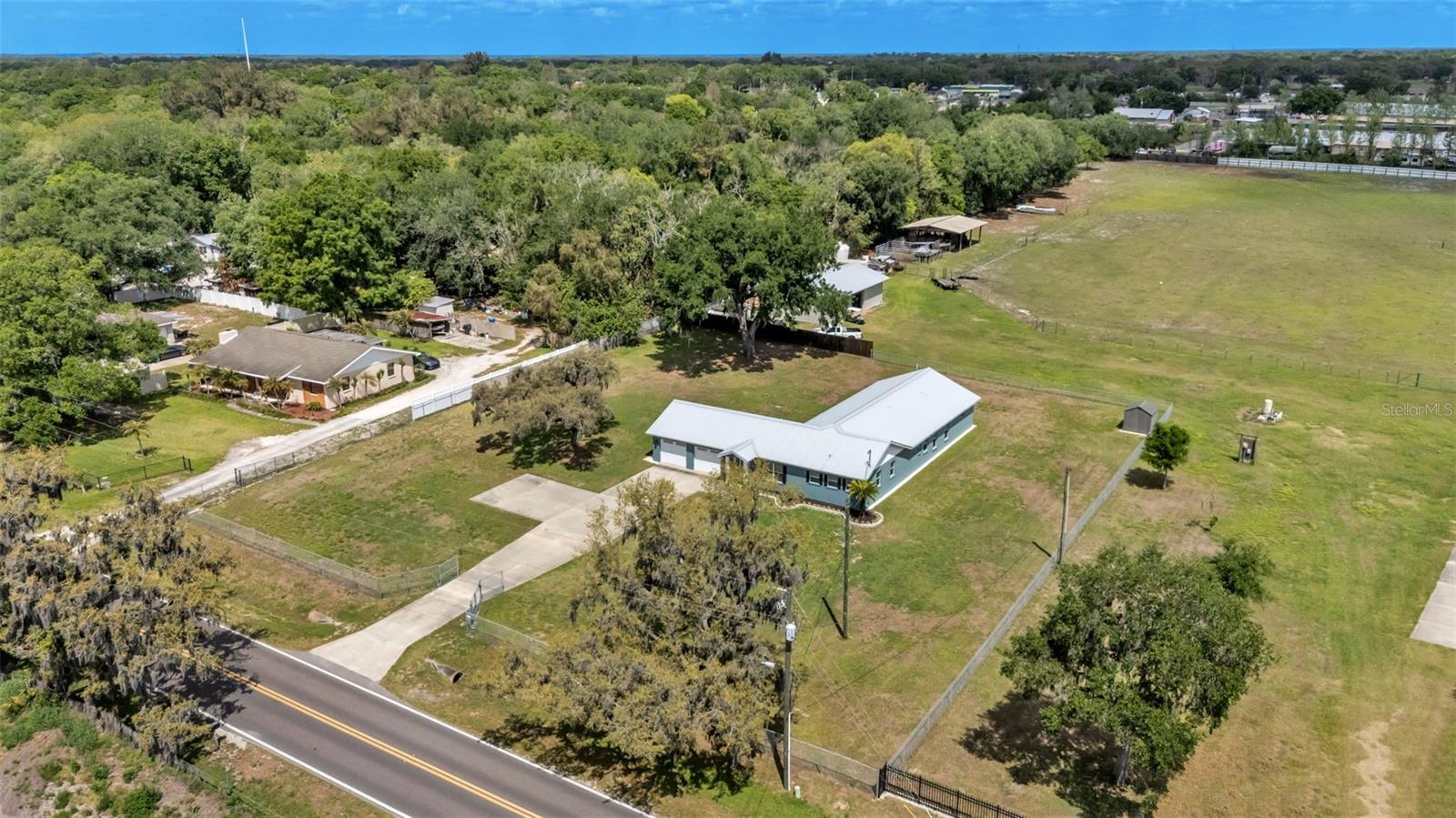 Listing photo id 1 for 6110 Downing Street