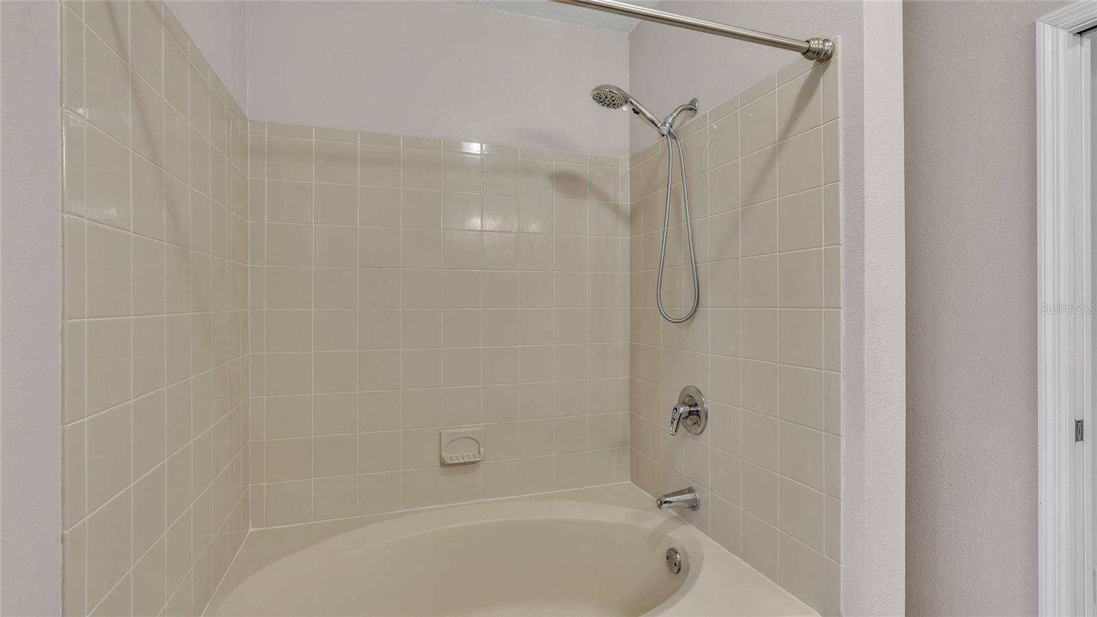 Listing photo id 30 for 6110 Downing Street