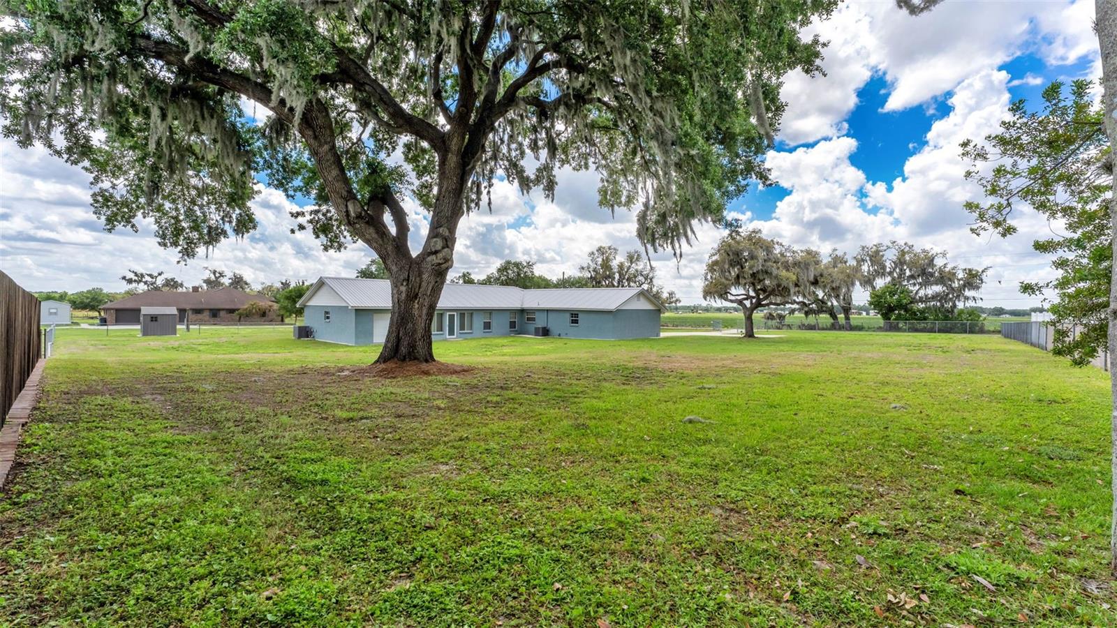 Listing photo id 37 for 6110 Downing Street