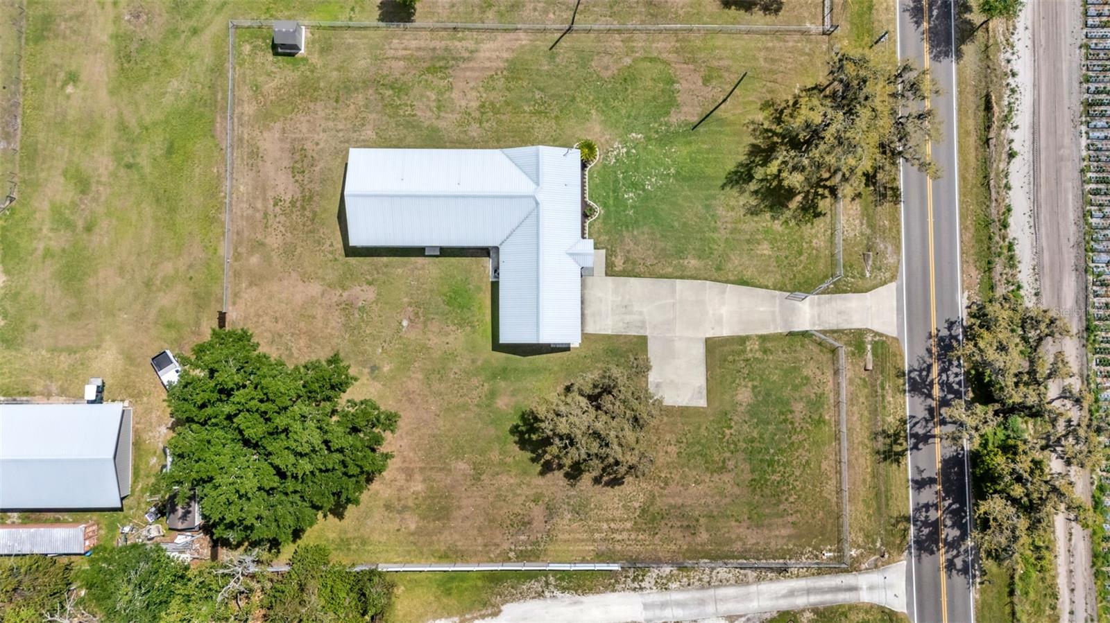 Listing photo id 39 for 6110 Downing Street