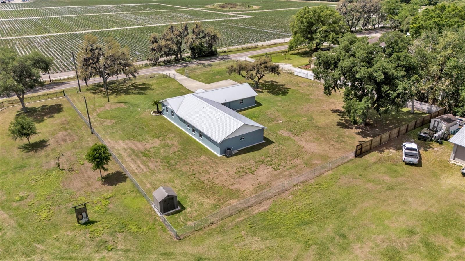 Listing photo id 40 for 6110 Downing Street