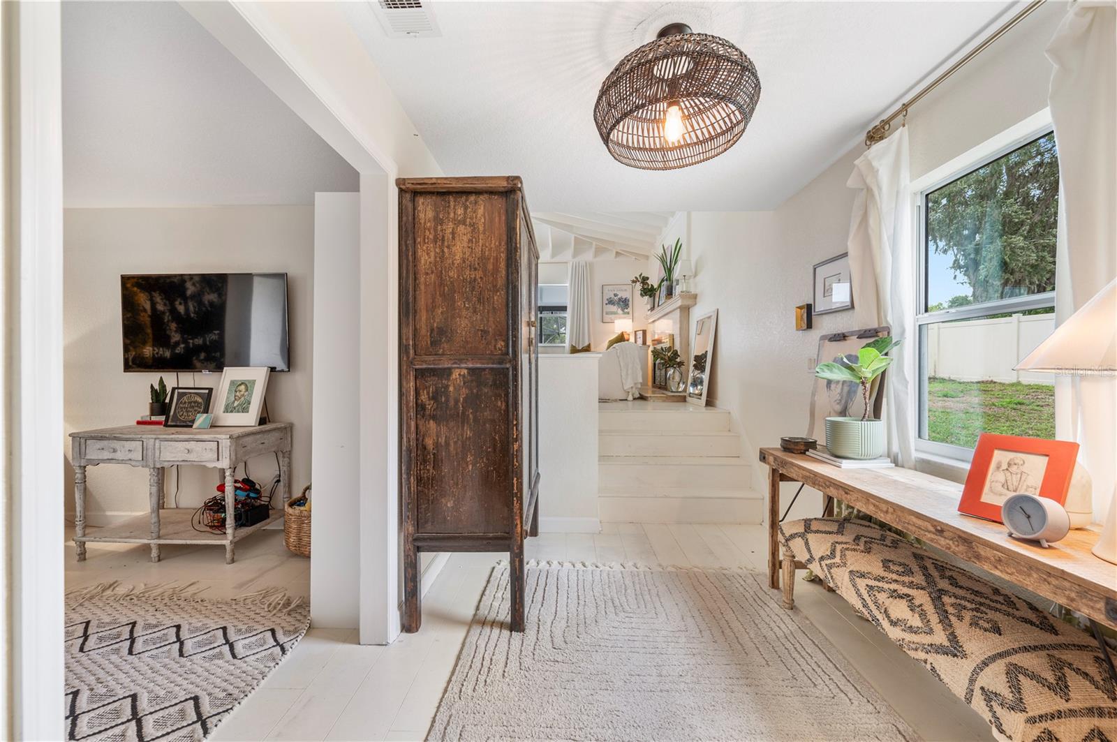 Listing photo id 8 for 905 Fairlington Drive