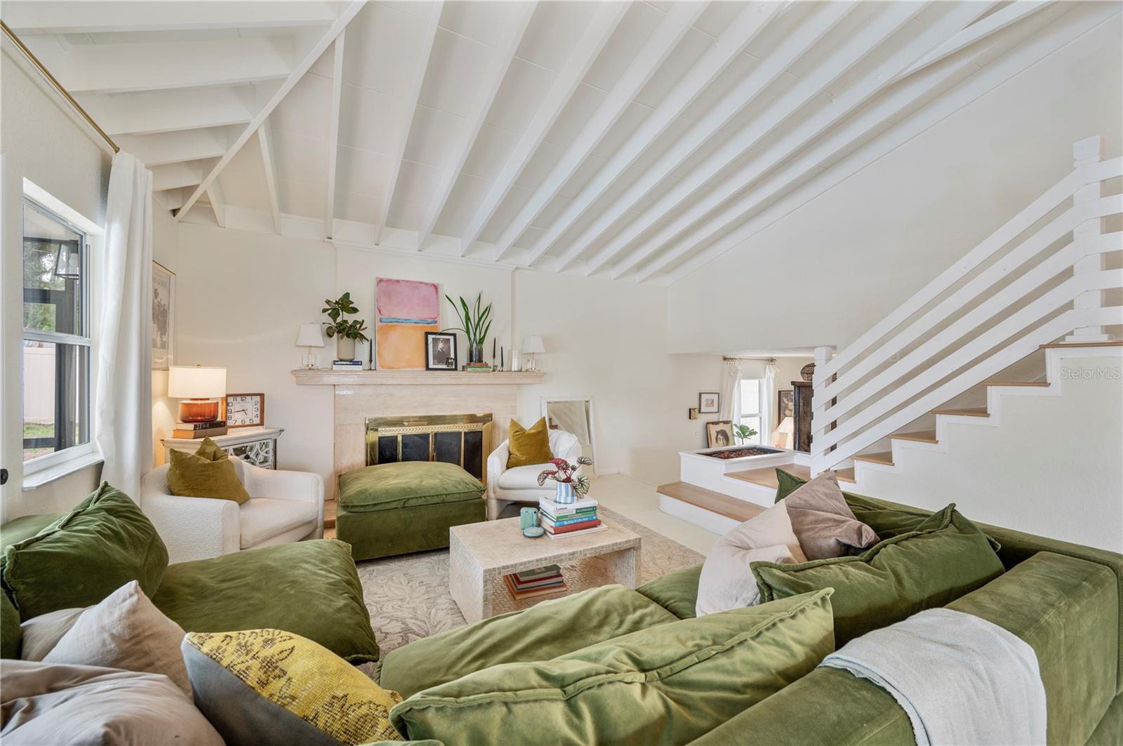 Listing photo id 13 for 905 Fairlington Drive