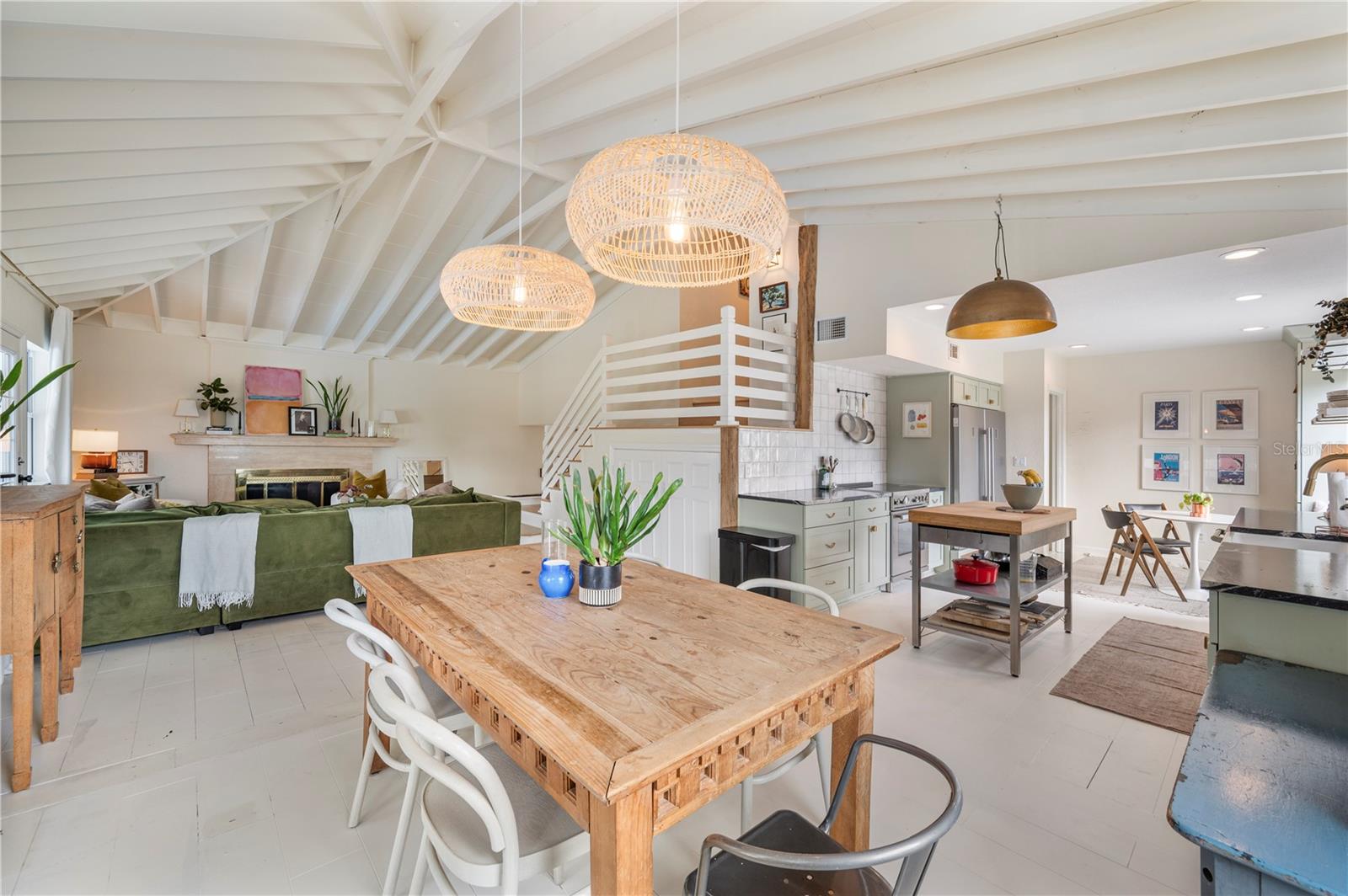 Listing photo id 16 for 905 Fairlington Drive