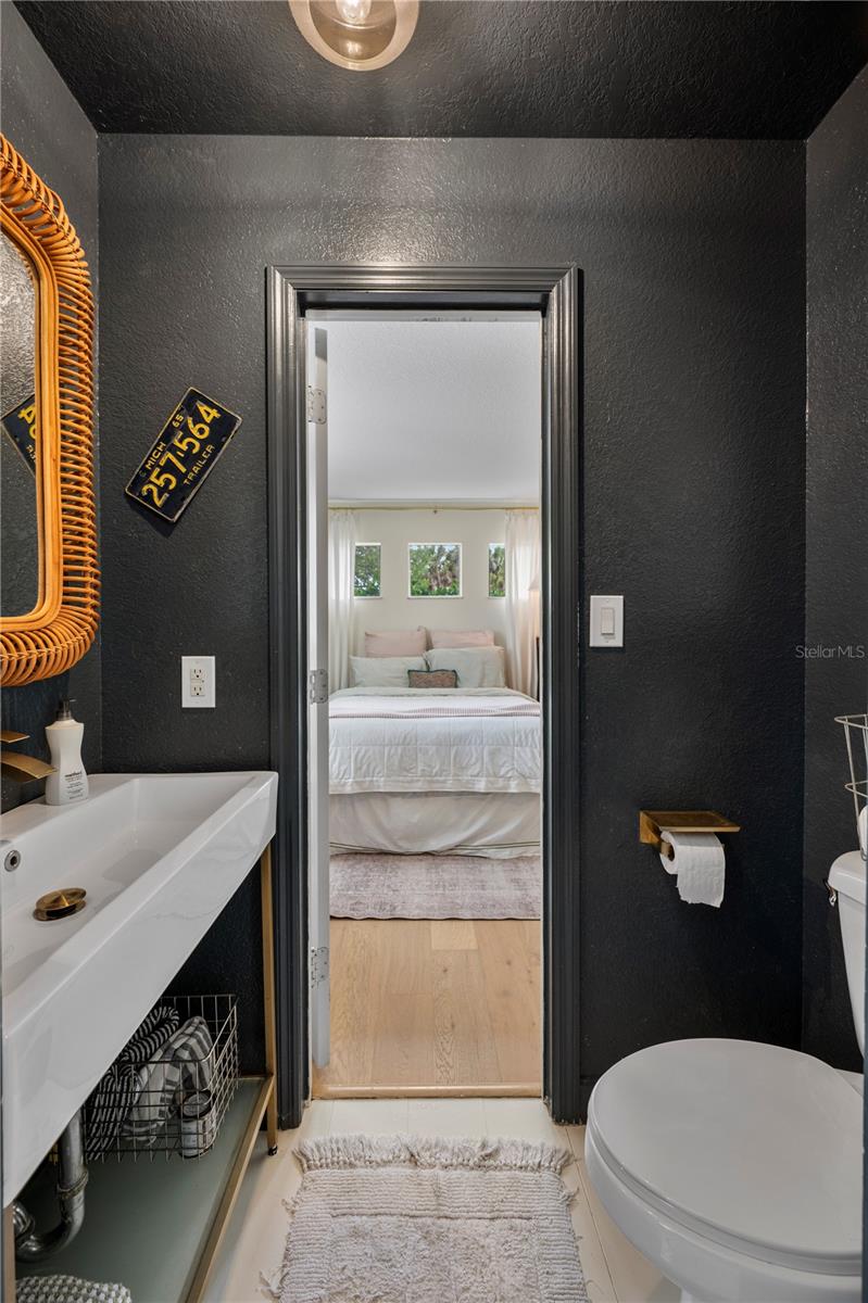 Listing photo id 26 for 905 Fairlington Drive