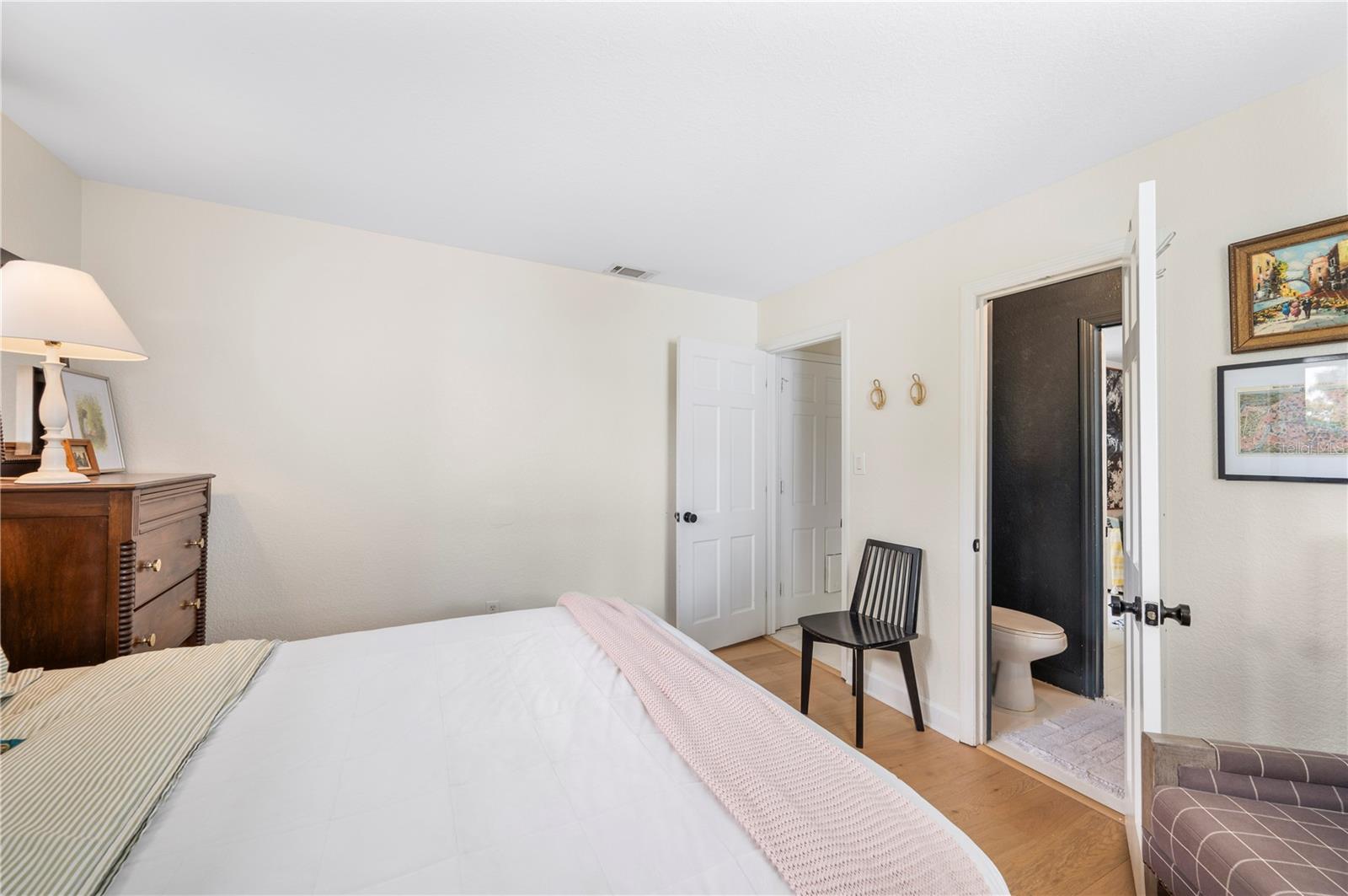 Listing photo id 29 for 905 Fairlington Drive