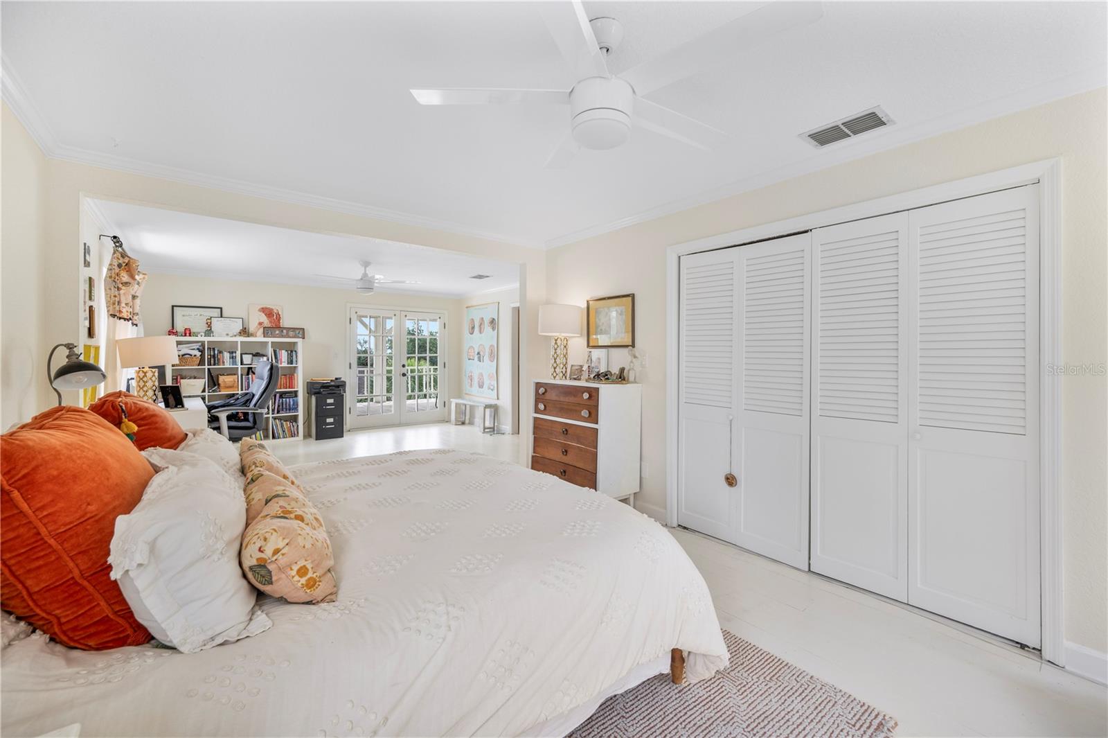 Listing photo id 32 for 905 Fairlington Drive