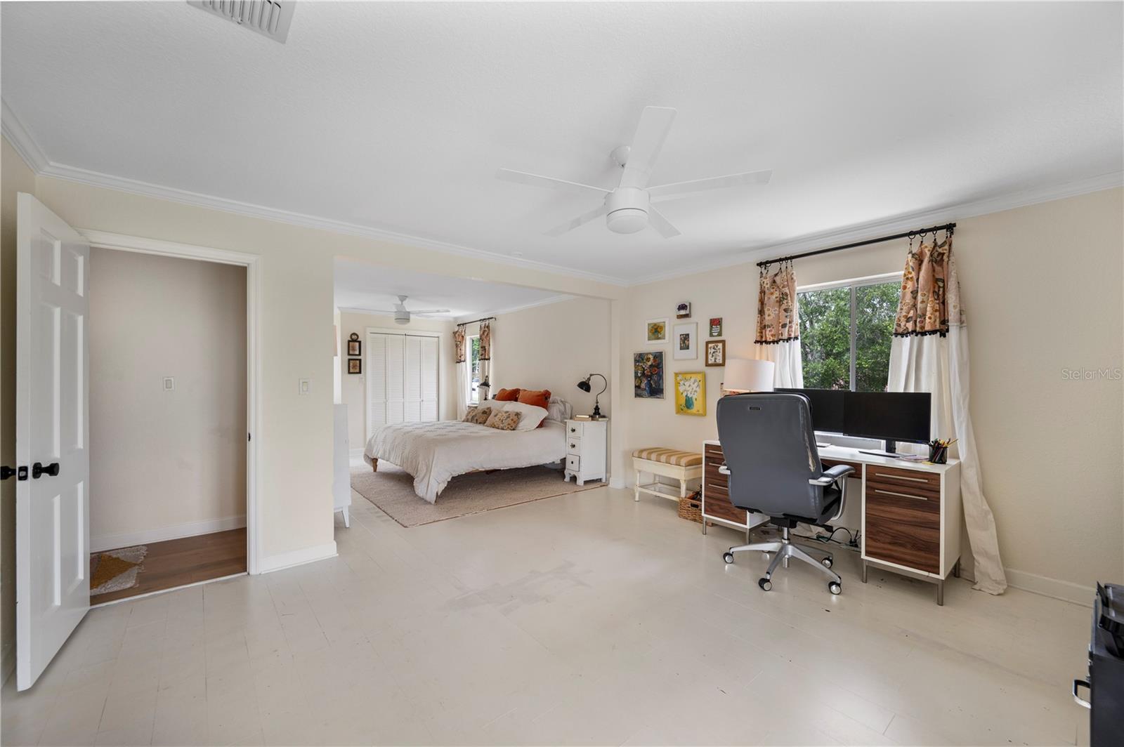 Listing photo id 33 for 905 Fairlington Drive